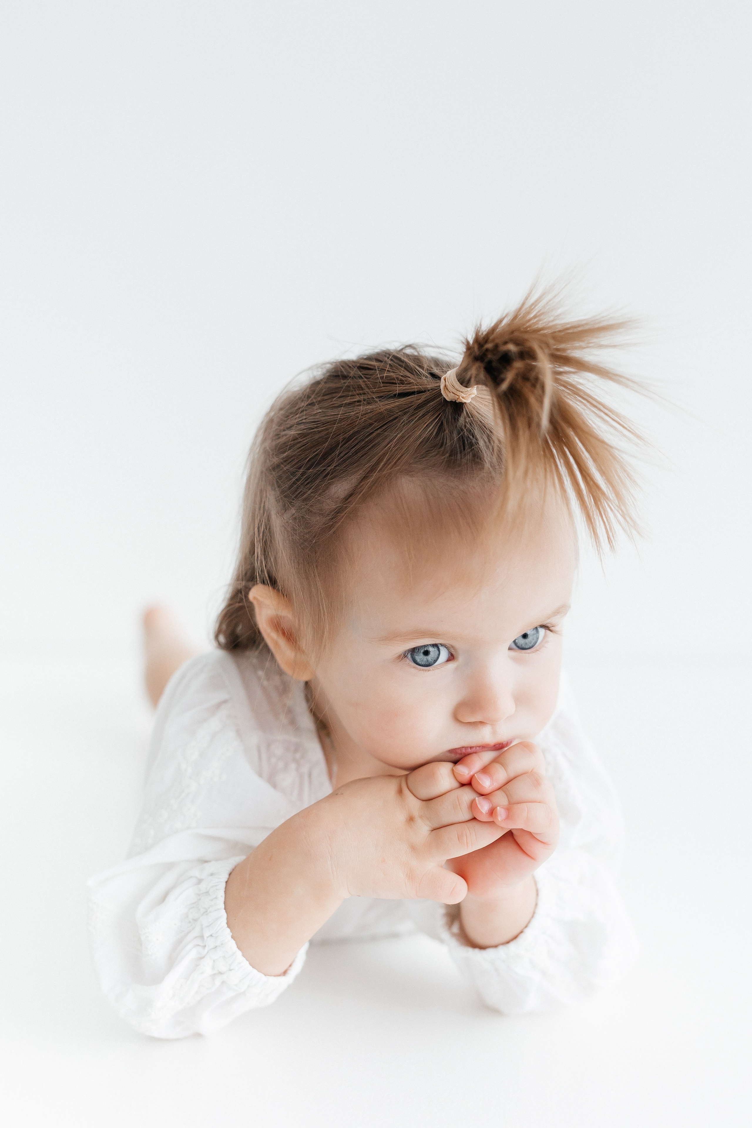 Годик минимализм. Профессиональная детская и семейная фотостудия в Краснодаре