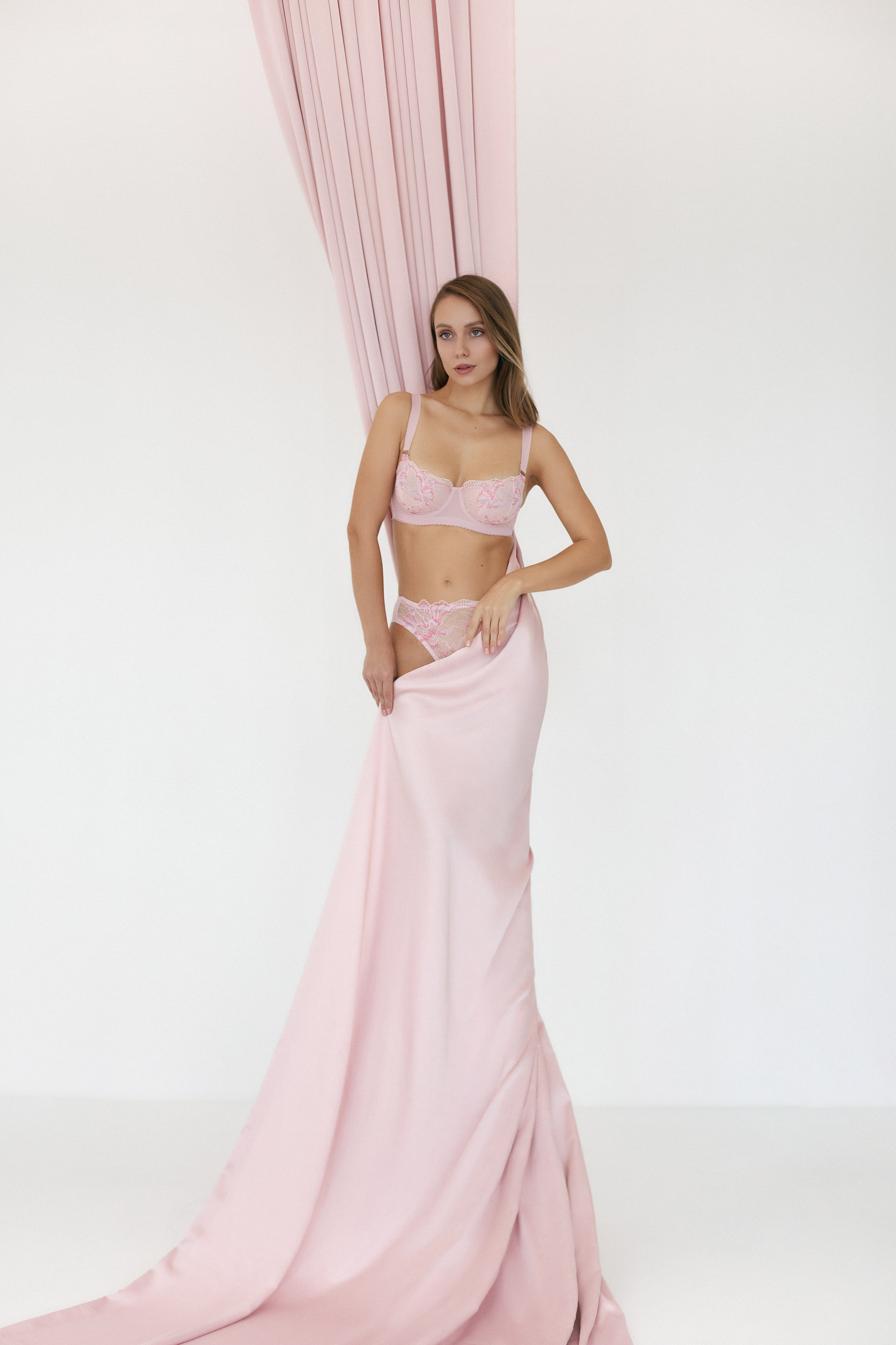 Профессиональная каталог и имиджевая съёмка для бренда выкроек нижнего белья и домашней одежды Pa2tern: лукбуки, контент для сайта и соцсете. Юрина Полина, фотограф из Екатеринбурга