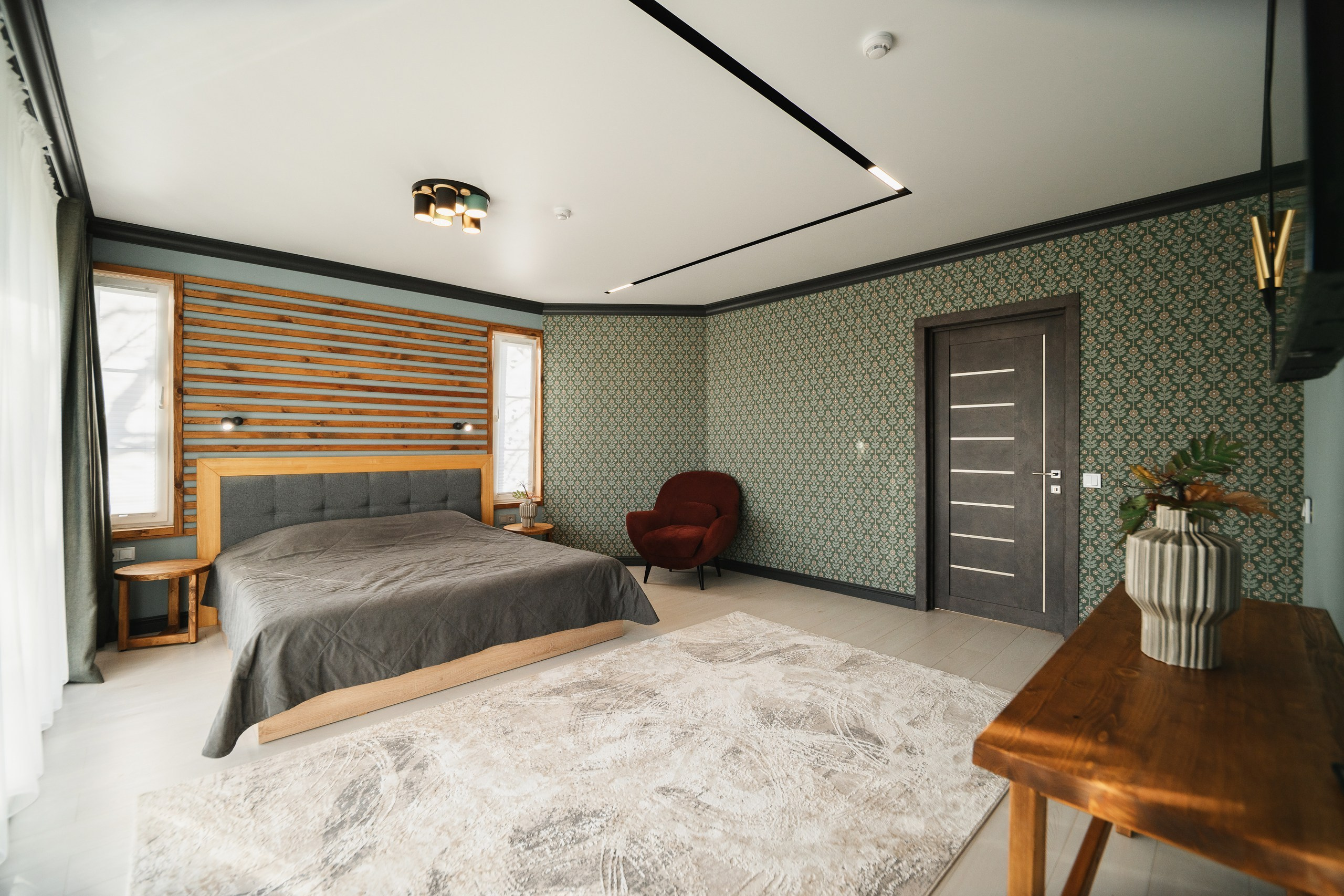 Фотосъемка интерьера с моделью в Петропавловске-Камчатском. Стильная интерьерная фотосъемка с моделью в Петропавловске-Камчатском. Профессиональная фотосессия в жилом интерьере с моделью в Петропавтовске-Камчатском. Арт-фотосъемка интерьеров с моделями в Петропавловске-Камчатском. Стоимость фотосъемки интерьера с моделью в Петропавловске-Камчатском.