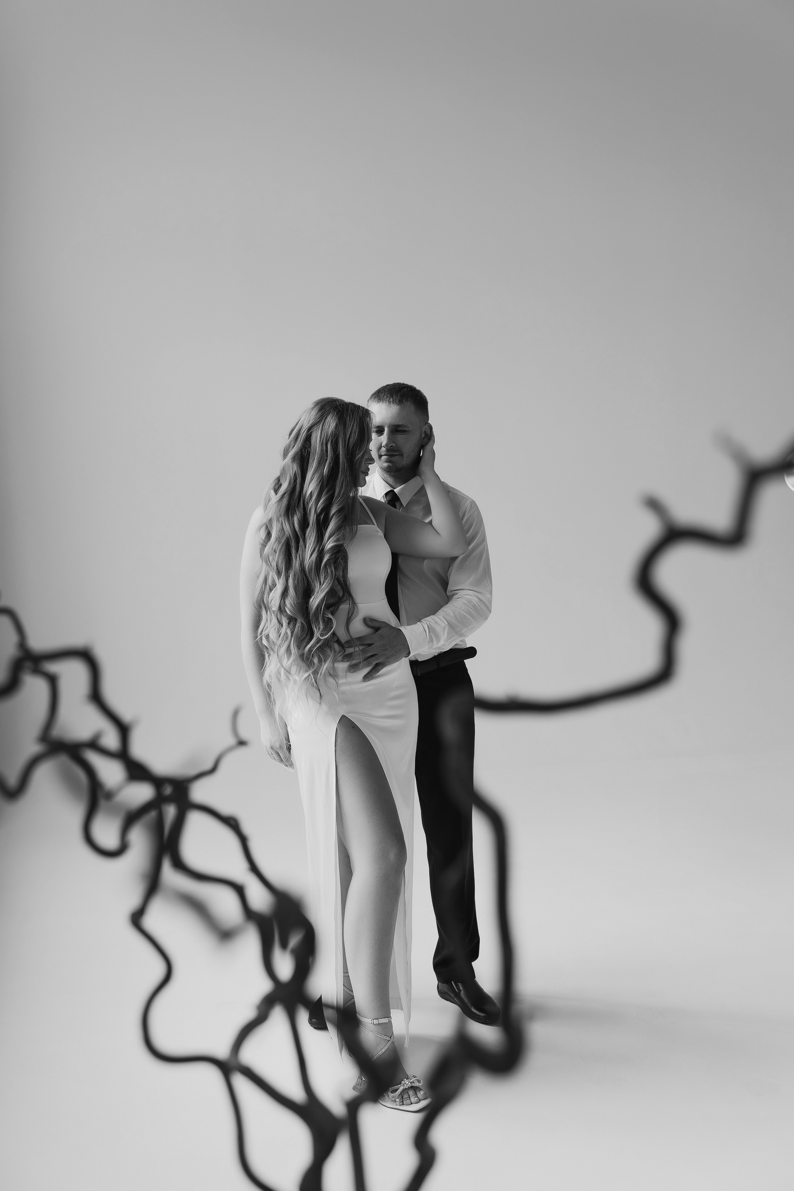 Wedding photoshoot in the studio. Your photographer in Busan (South Korea) Aleksandra Anufriy