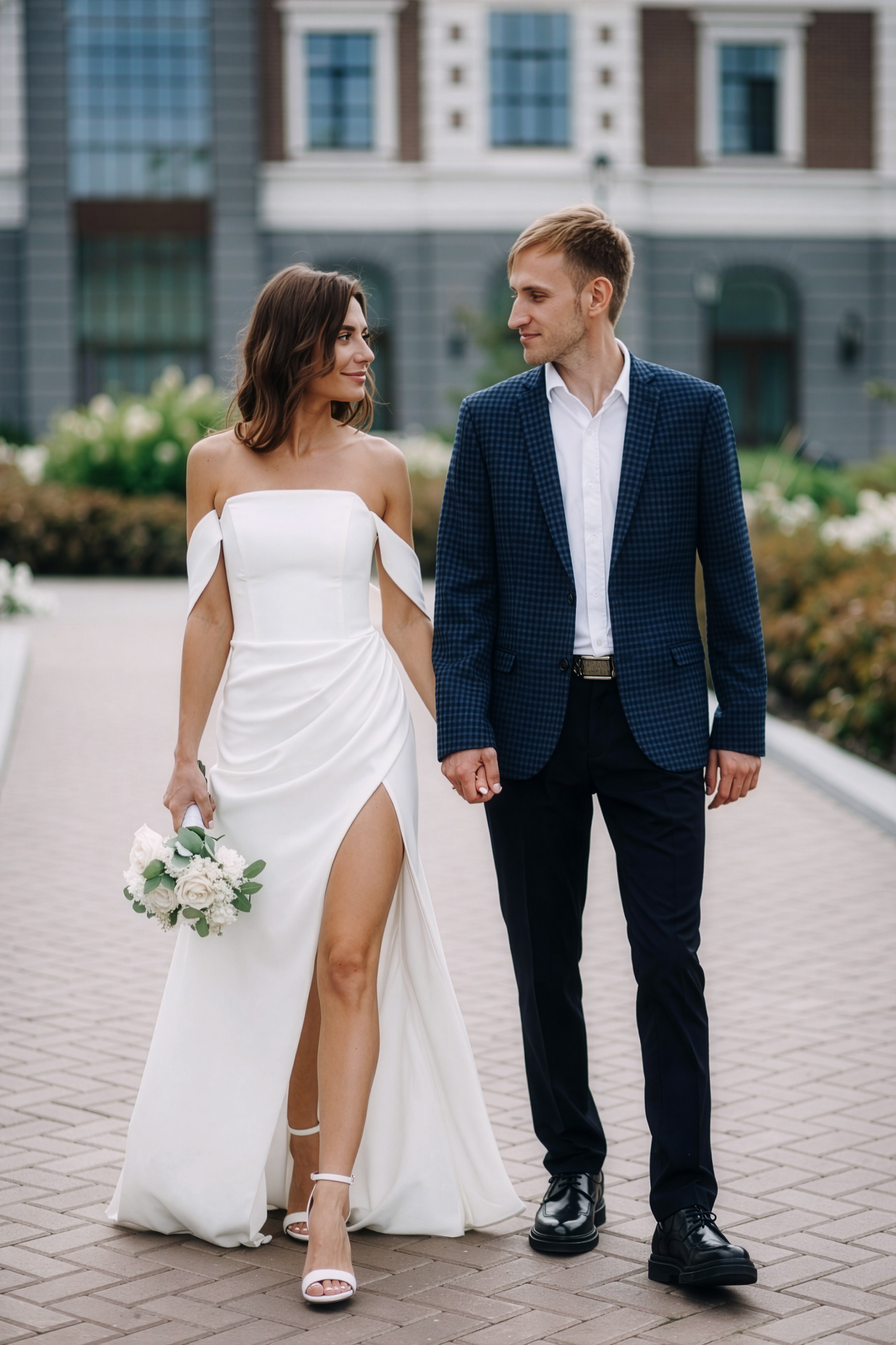 Свадебная прогулка в Екатеринбурге — Фотосессия Александра и Екатерины. Фотограф Дмитрий Судаков — Свадебная и репортажная съемка в Екатеринбурге и Москве