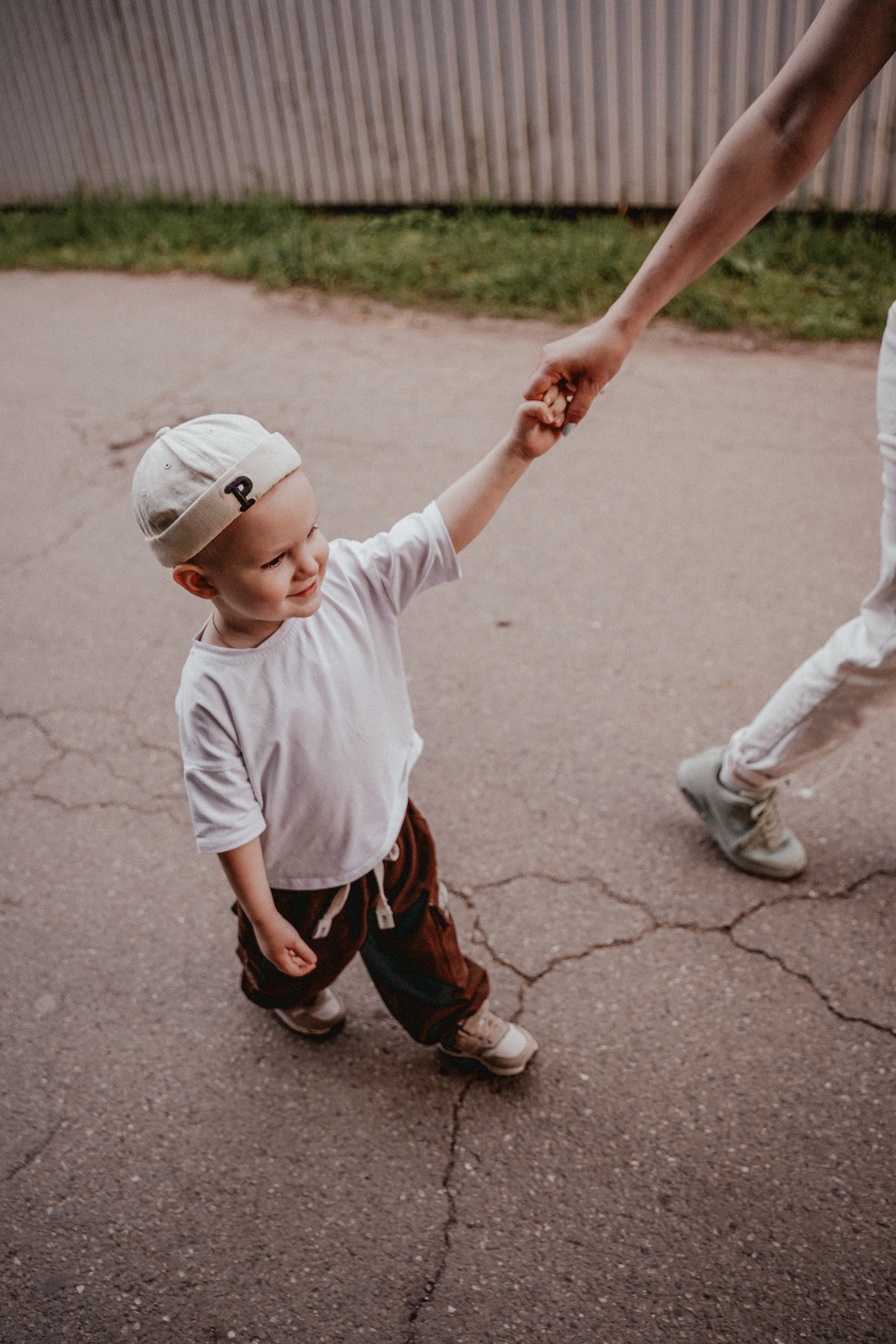 Семейная фотосессия со скейтом и самокатом. Семейный и женский фотограф в Краснодаре Анастасия Приймак