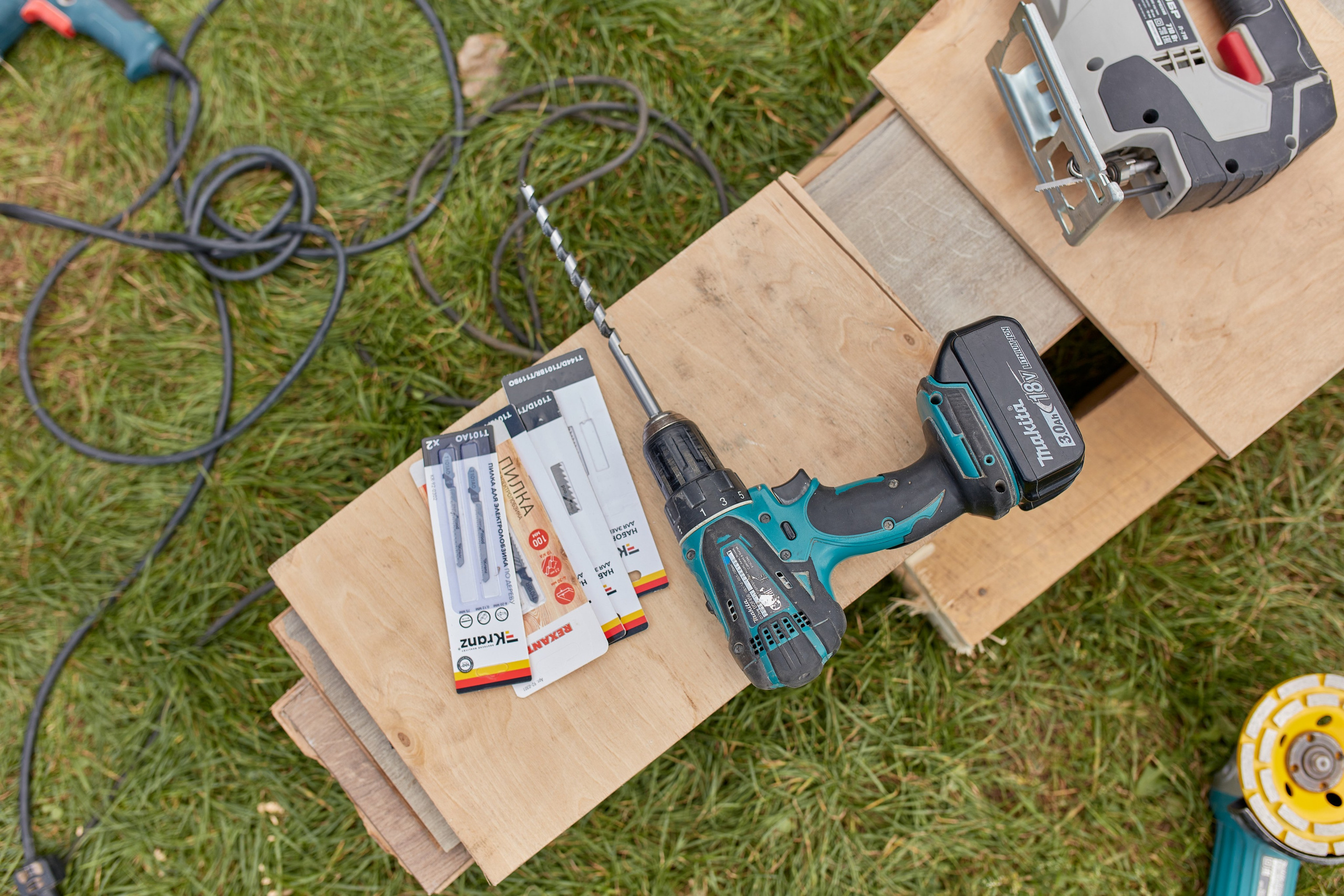 Форм электромонтажников Rexant и Kranz. Коммерческий фотограф в Москве Павел Володин — фотосъемка для бизнеса