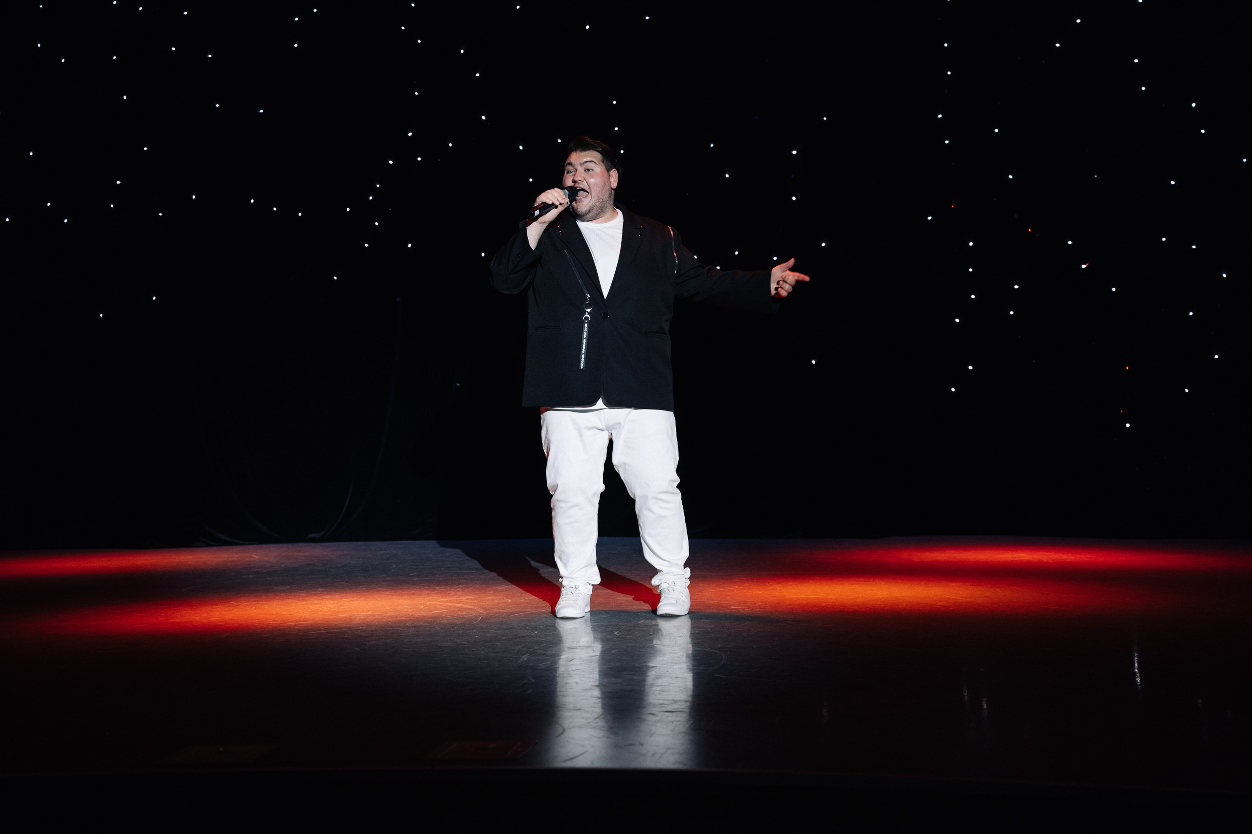 Благотворительный концерт в помощь Артему Сардаряну. Фотограф Артем Севостьянов. Профессиональная фотосъемка в Ногинске, Москве, Московской области и за границей