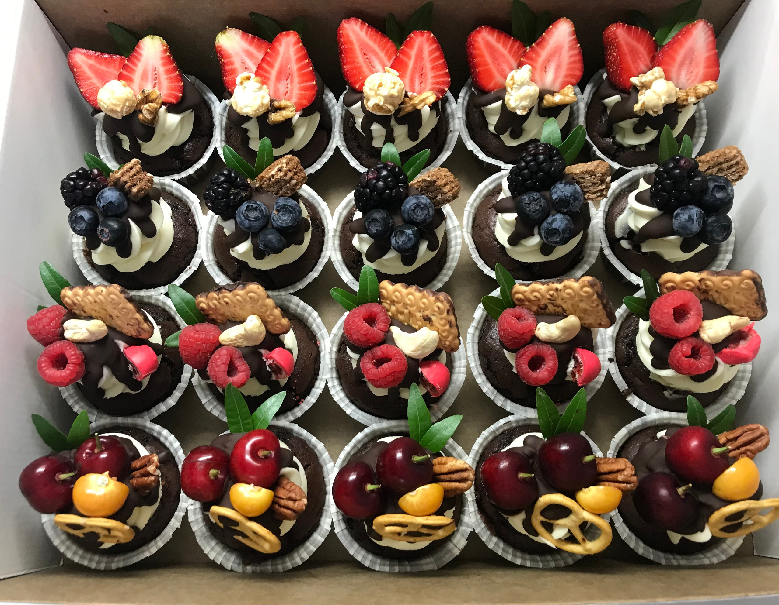 Капкейки фуршетные. Katyasugarsugar капкейки, зефир, торты Москва