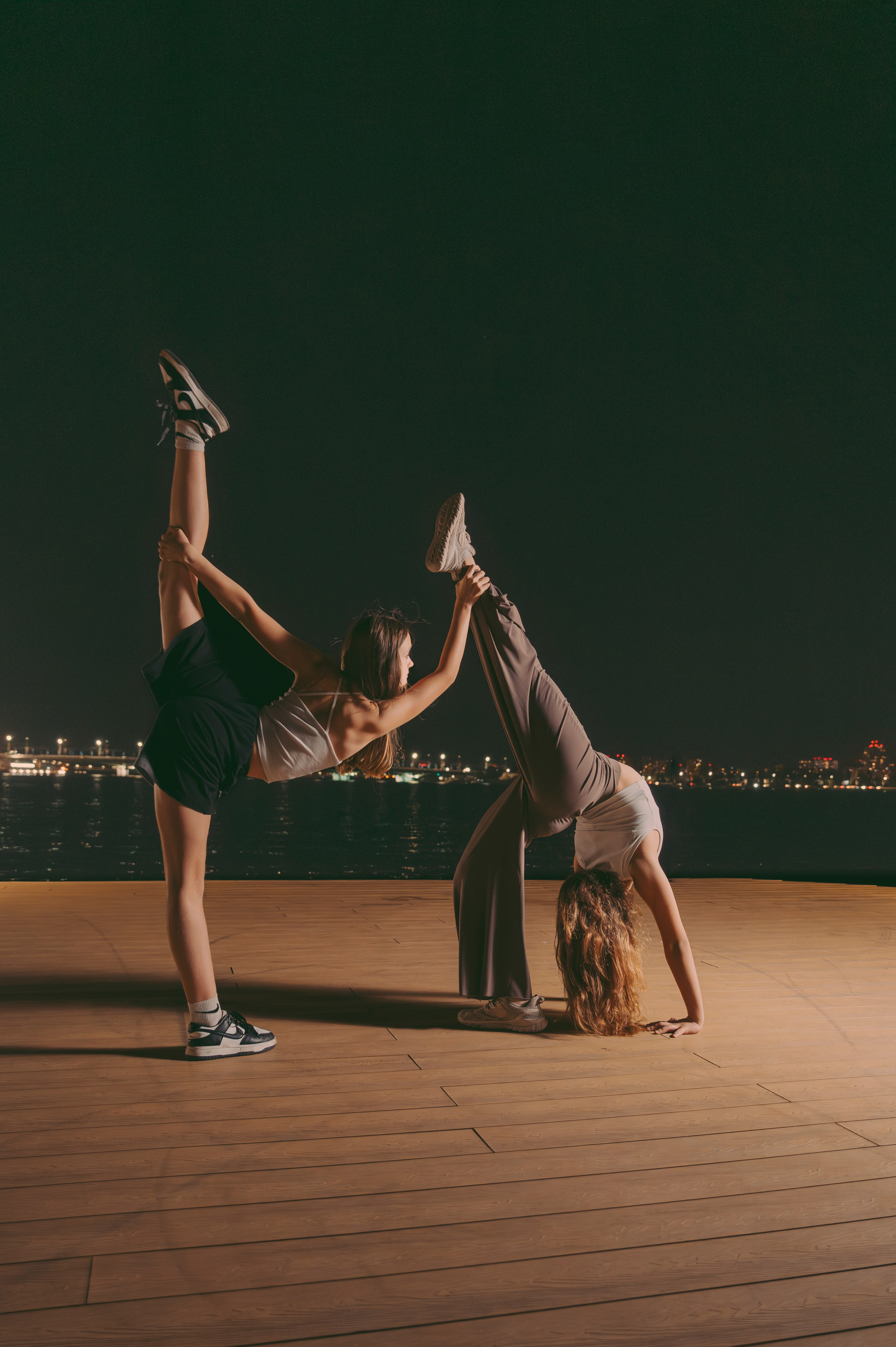 Съёмка EnDehors в вечернем городе. Фотограф Сергей Дружков (Воронеж / Липецк)
