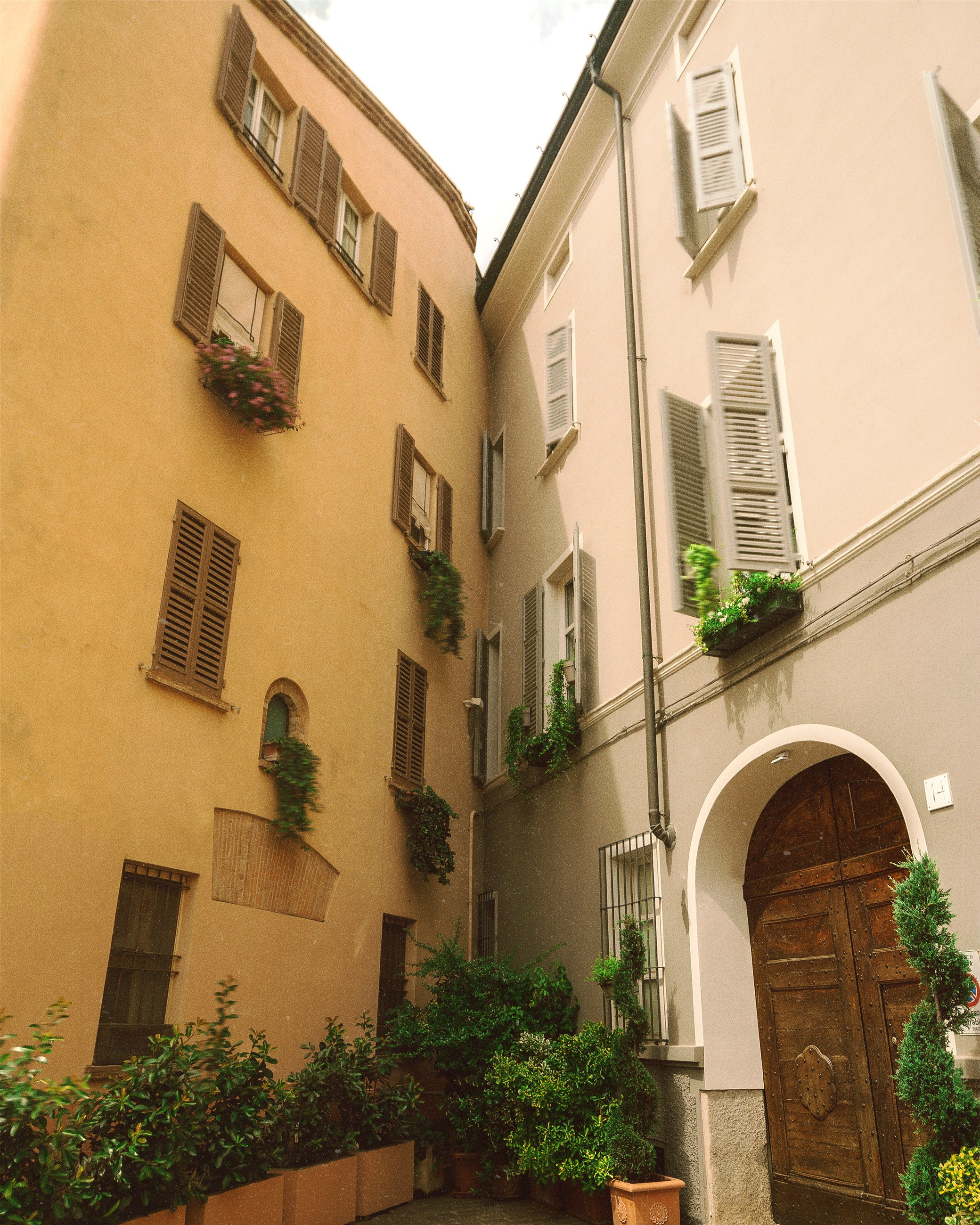 C i t i e s. Your photographer