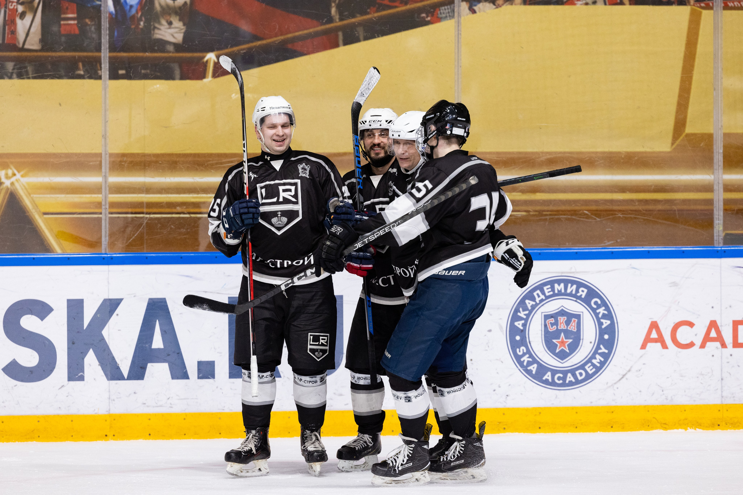 Бульдозер vs. LR-строй. Фотограф Александр Заломаев