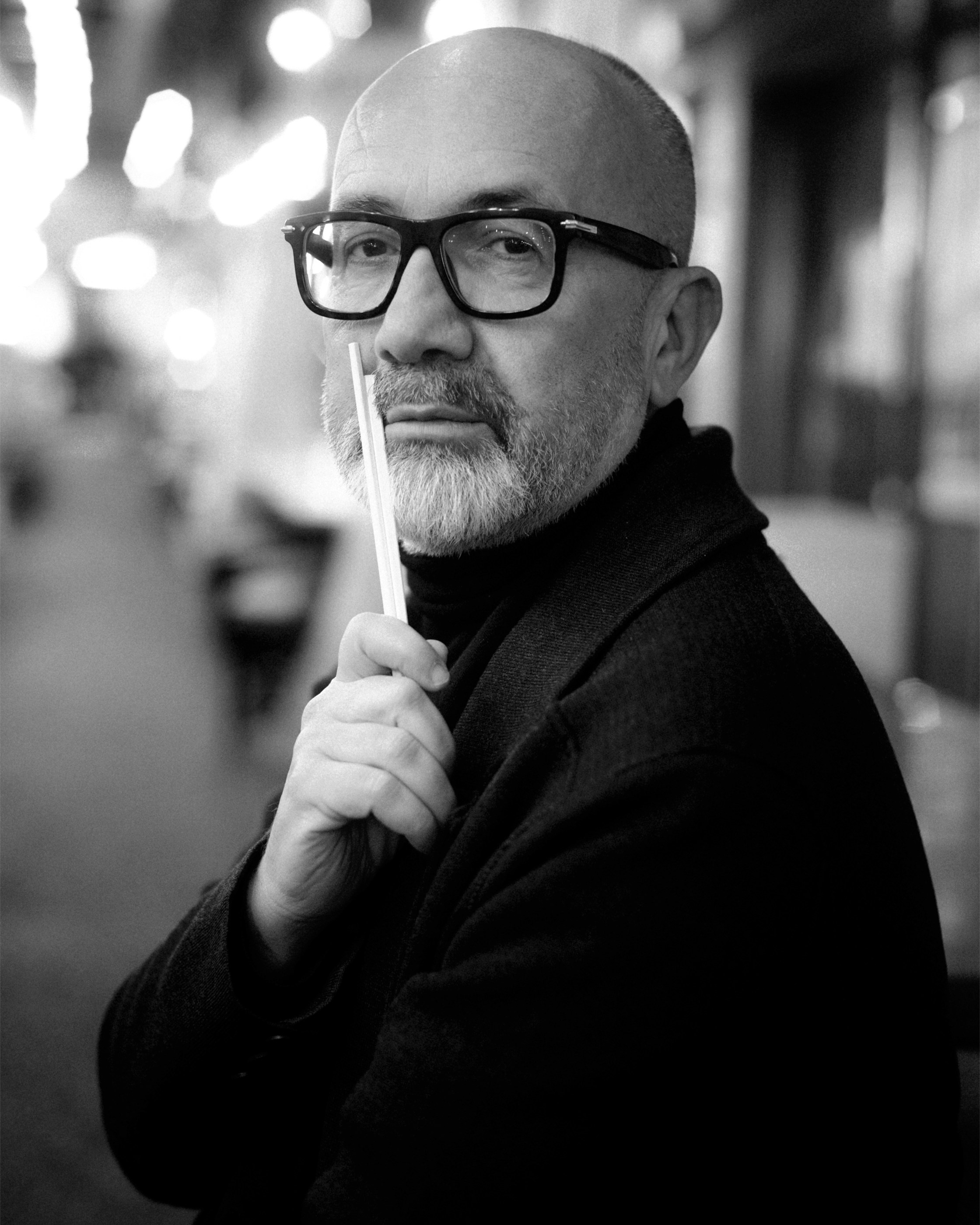 Ozi. Photographer in Tokyo Anatolii Ozarto