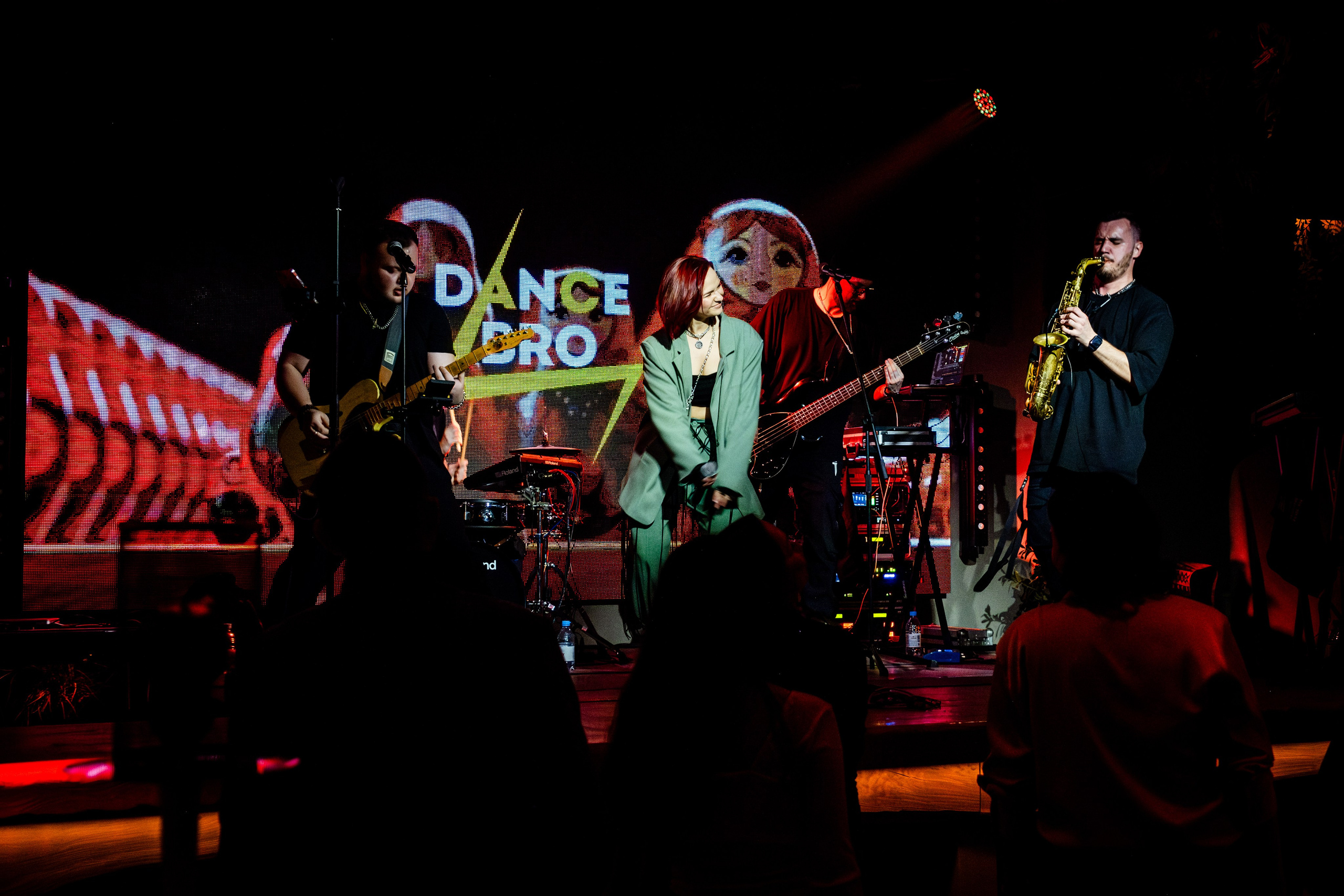 Концерт. Фотограф и видеограф в Тюмени Анна Жагорина, ваши фото еще не отдавали так быстро!