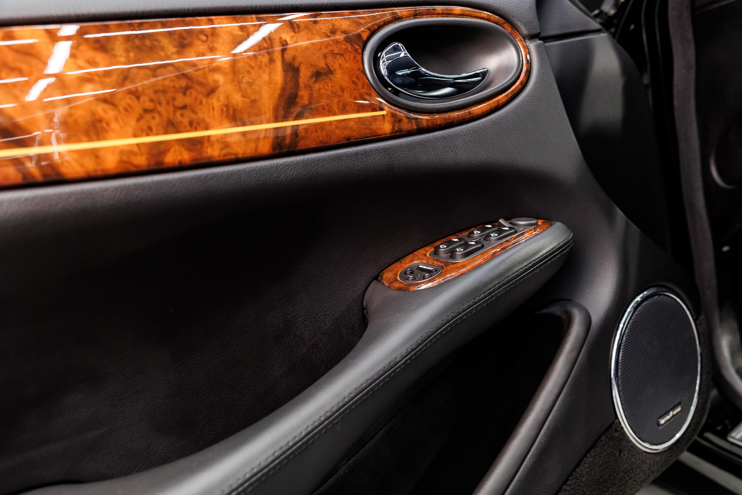 Автомобильная фотосъёмка Daimler Xj8. Фотограф Сергей Лукьянов @xapeton_photo Москва