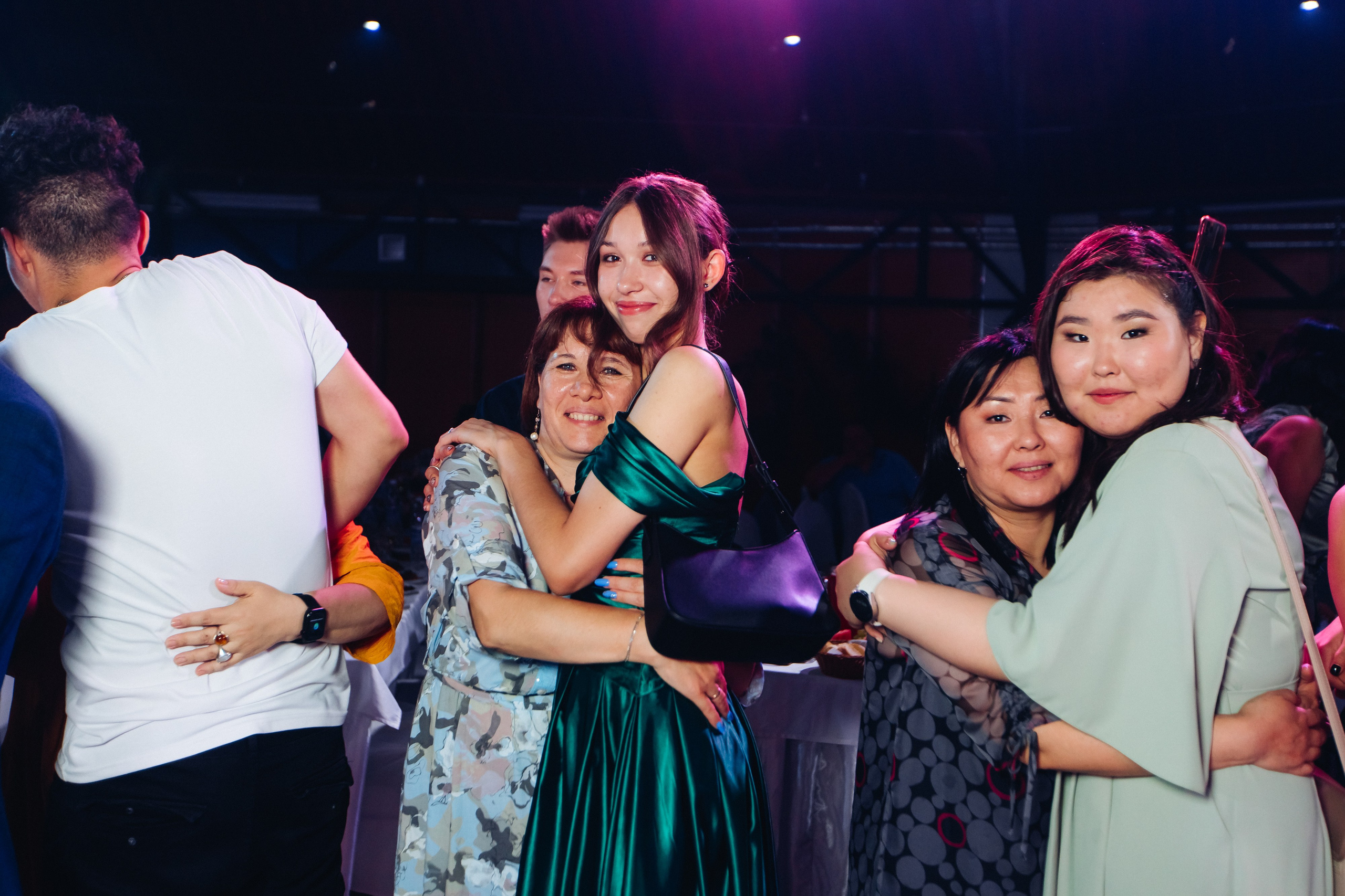 Выпускной вечер. 49 школа. Баран на корове. Свадебный и семейный фотограф в Улан-Удэ