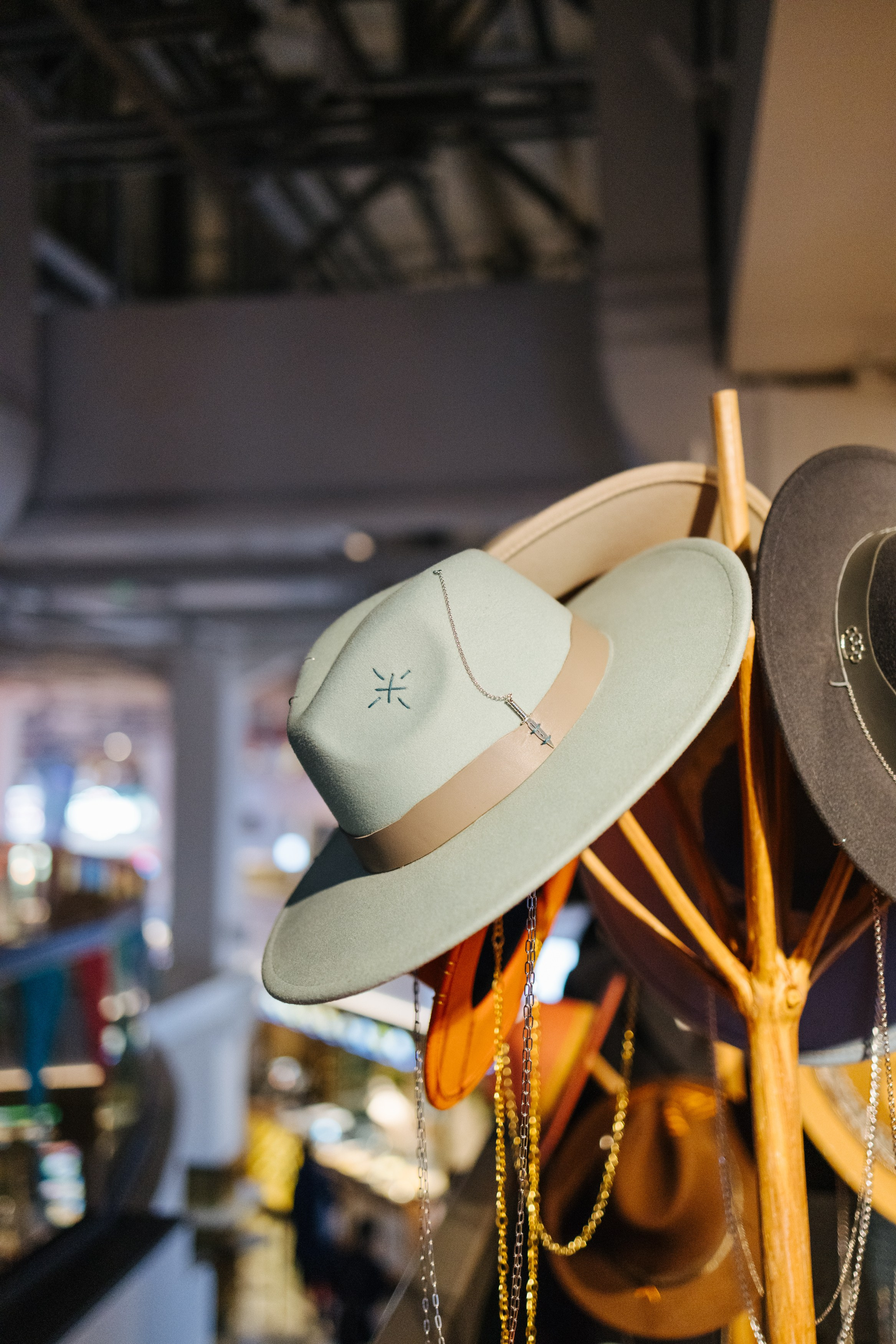 2–3 марта 2024 в пространстве «Три вокзала. Депо» / День 1 / фото Валерий Белобеев. Фотоотчеты «Ламбада-маркета»