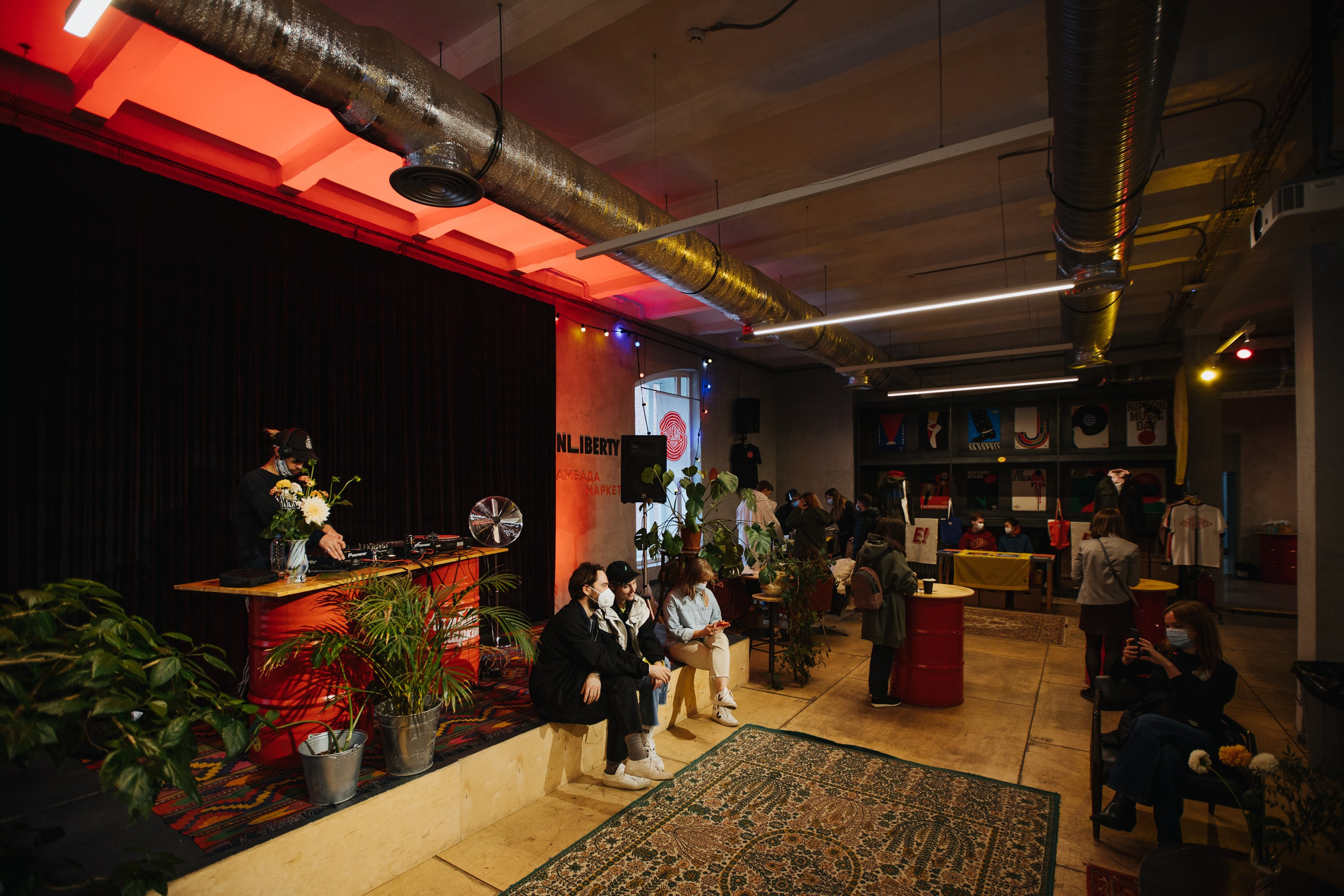 17–18 октября 2020 в «Инлиберти» / фото Валерий Белобеев. Фотоотчеты «Ламбада-маркета»