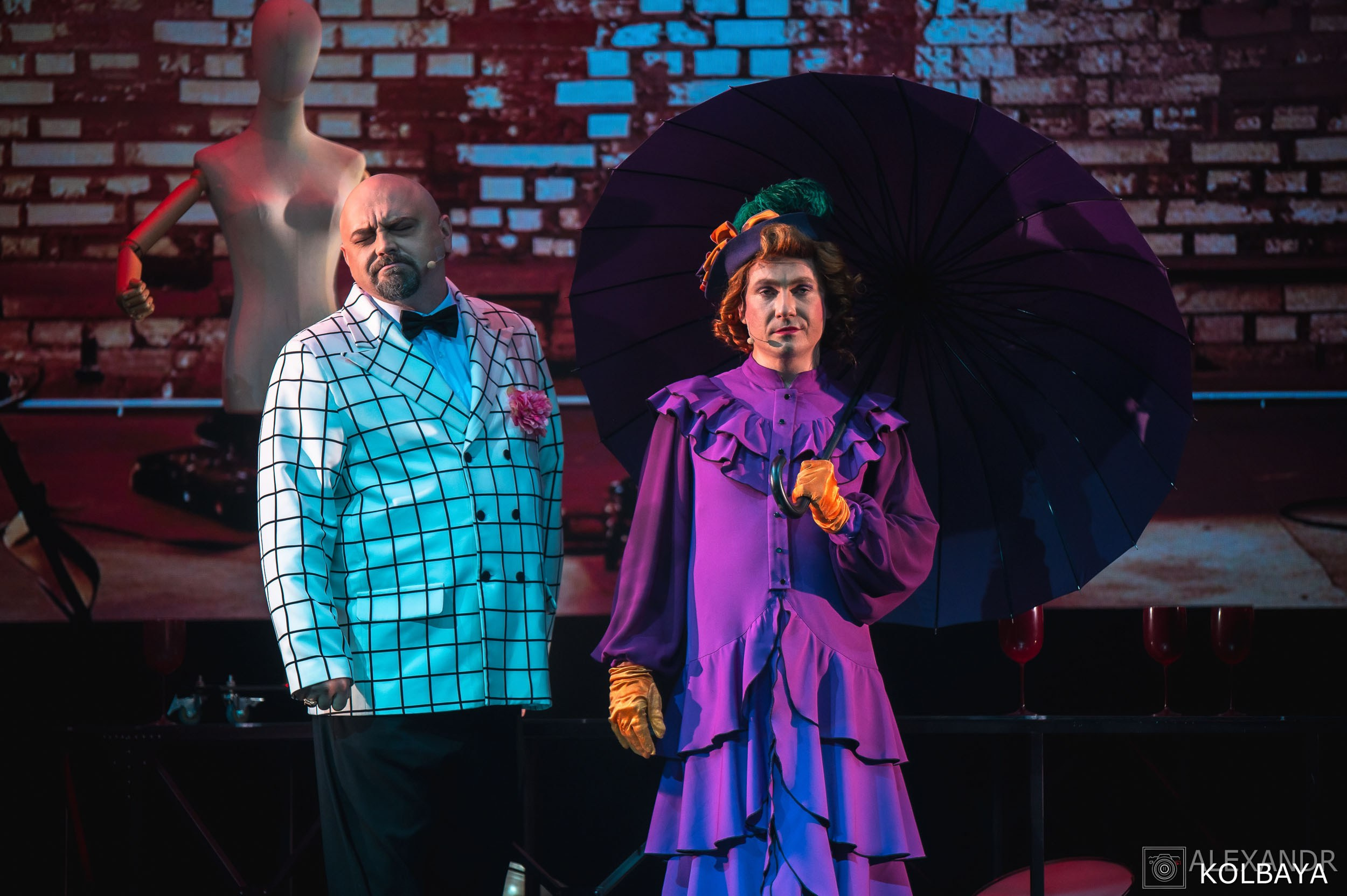 Фотографии со спектакля «Привет, я тетя Чарли». Концертный и театральный репортажный фотограф в Москве Александр Колбая