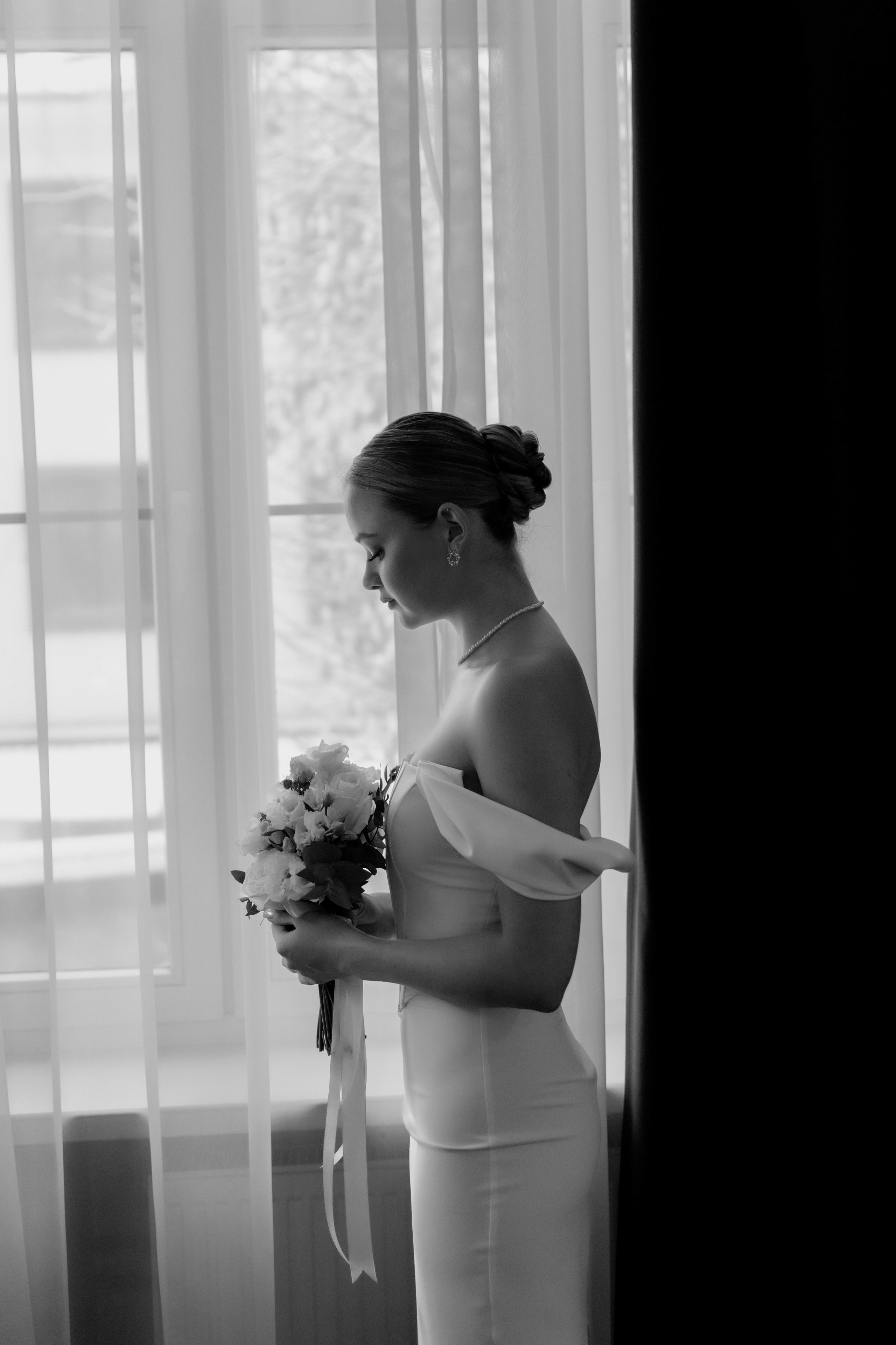 Свадебная фотосессия в отеле Чайковский г. Калининград. Свадебный фотограф Калининград