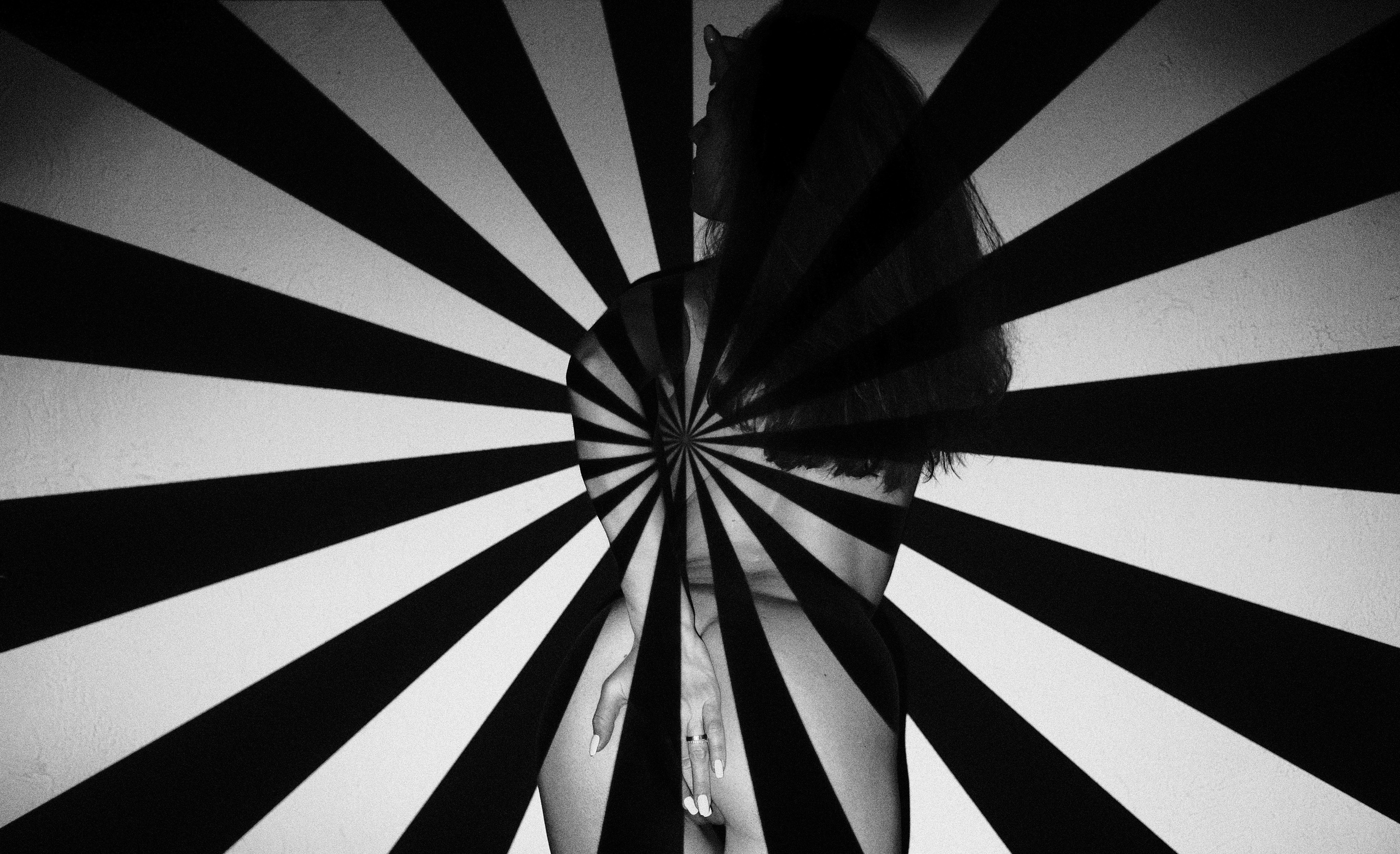 полосы на женском теле