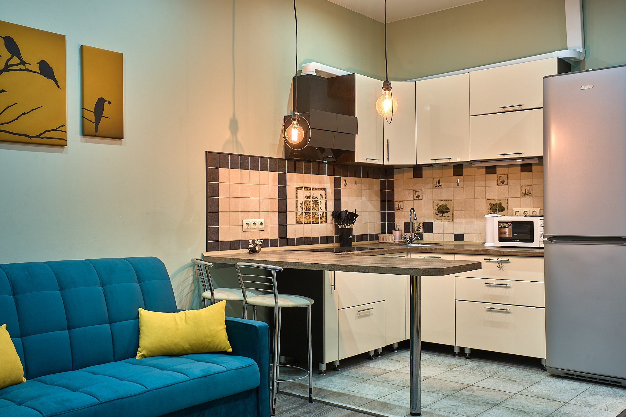 Однушка для посуточной сдачи. Заказчик — АН «Борисов». Главная