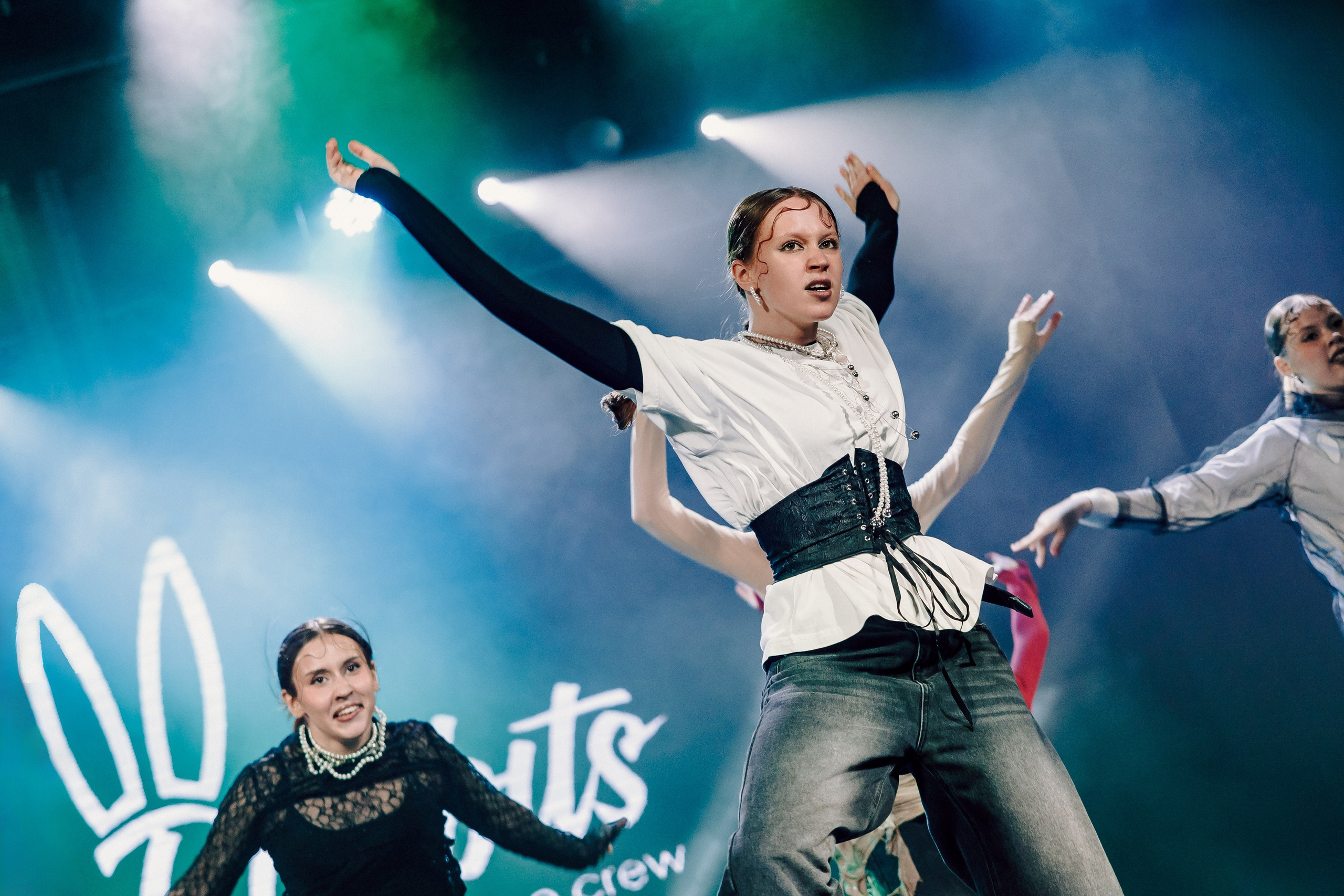 Отчётный концерт танцевальной школы «Red Rabbits» 2025. Лёшка Варзегов — фотограф