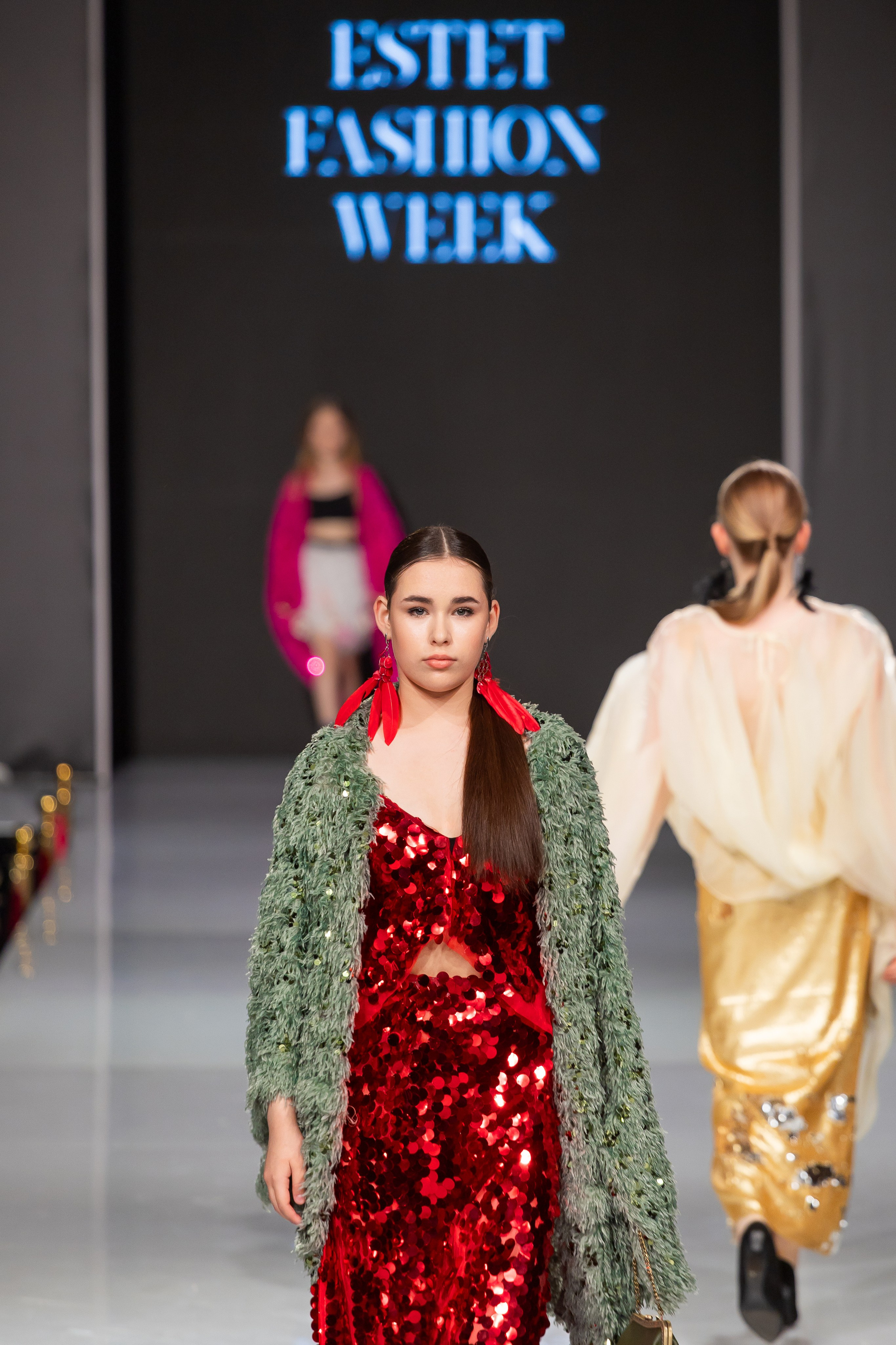 Estet Fashion Week. Photomantis