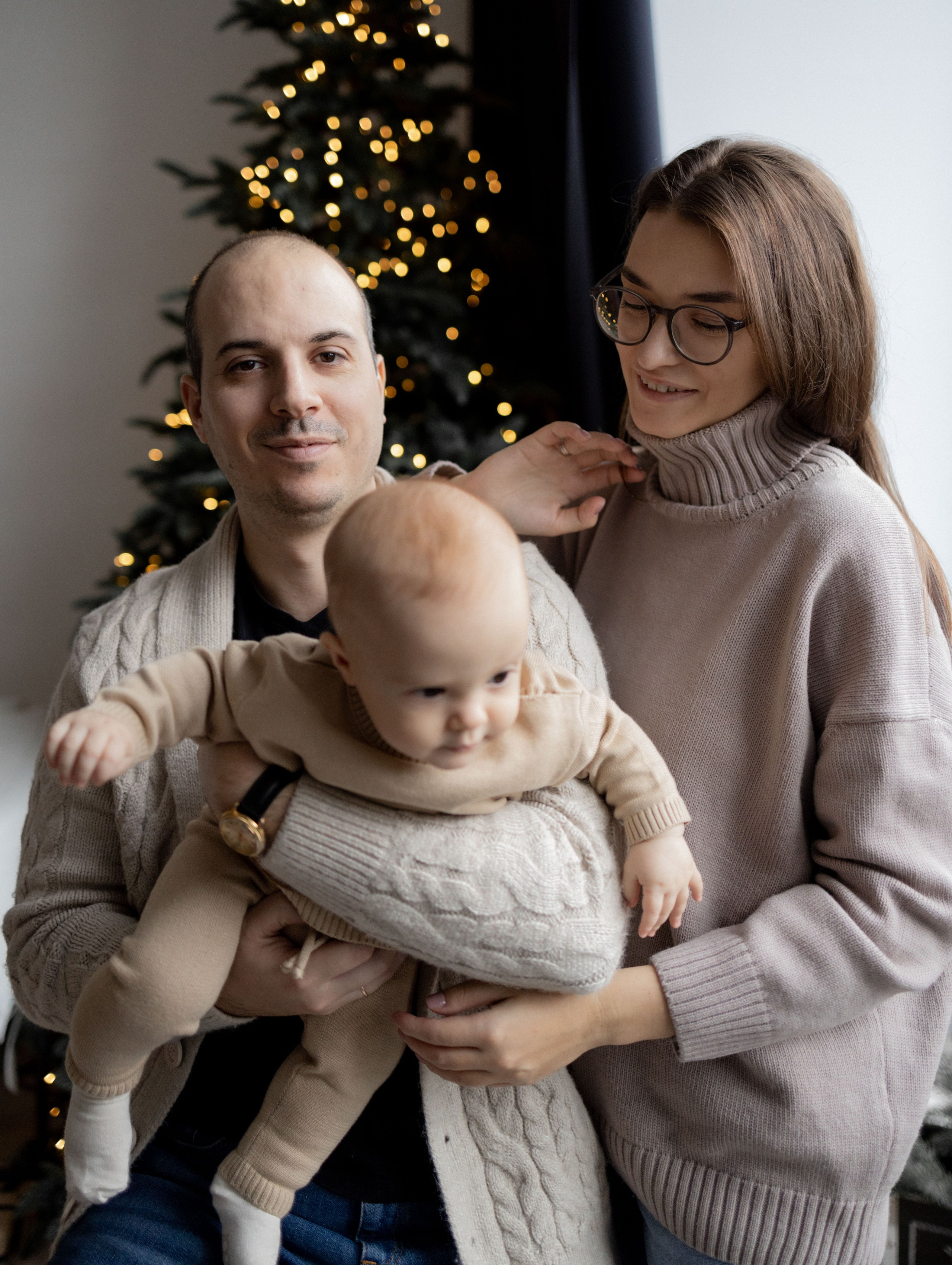 Новый год Давид, Лена, Леван. Фотограф Дарья Соколовская