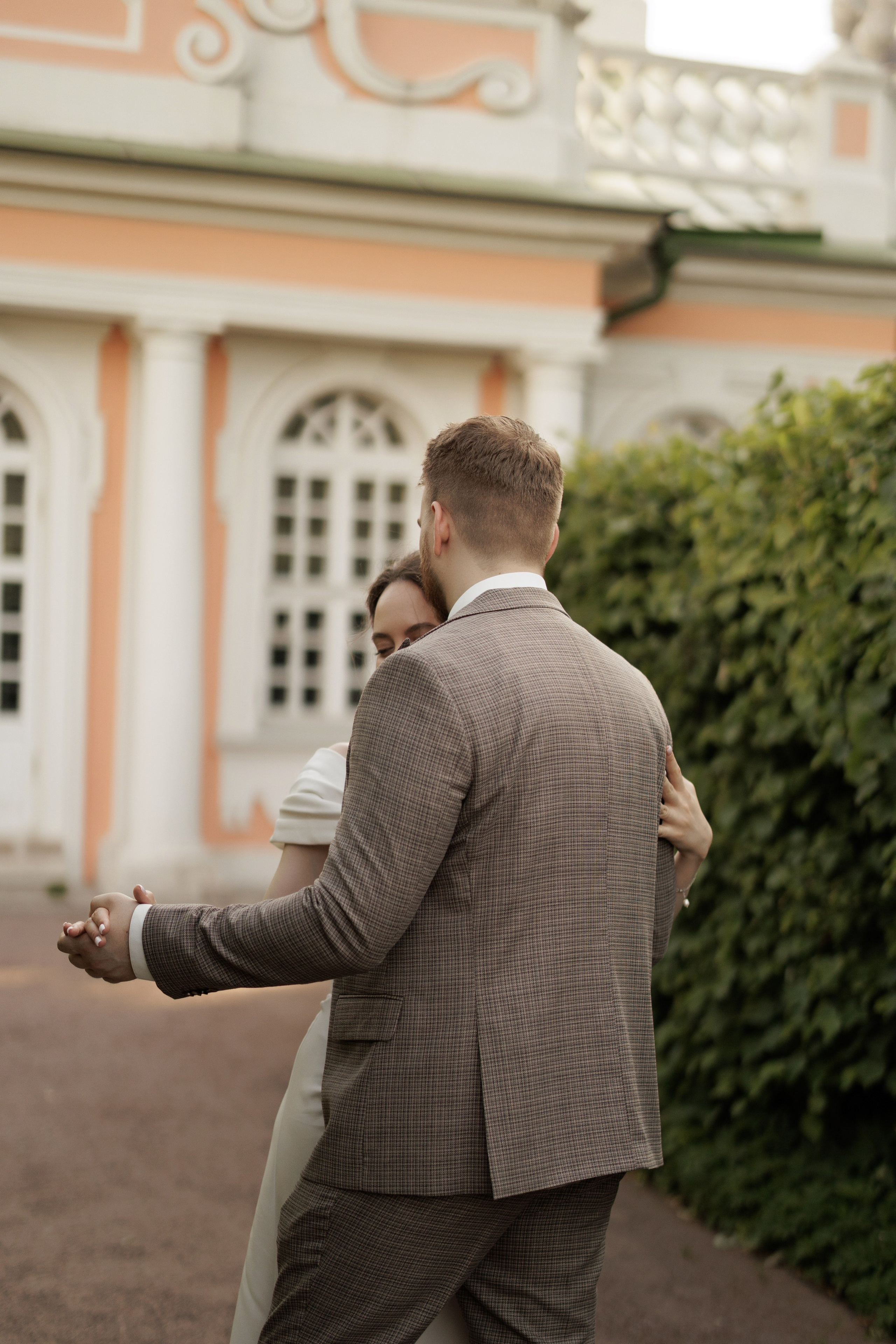 Целуй руками, обнимай губами. Свадебный фотограф в Москве | Профессиональный фотограф | Выгодные цены на услуги