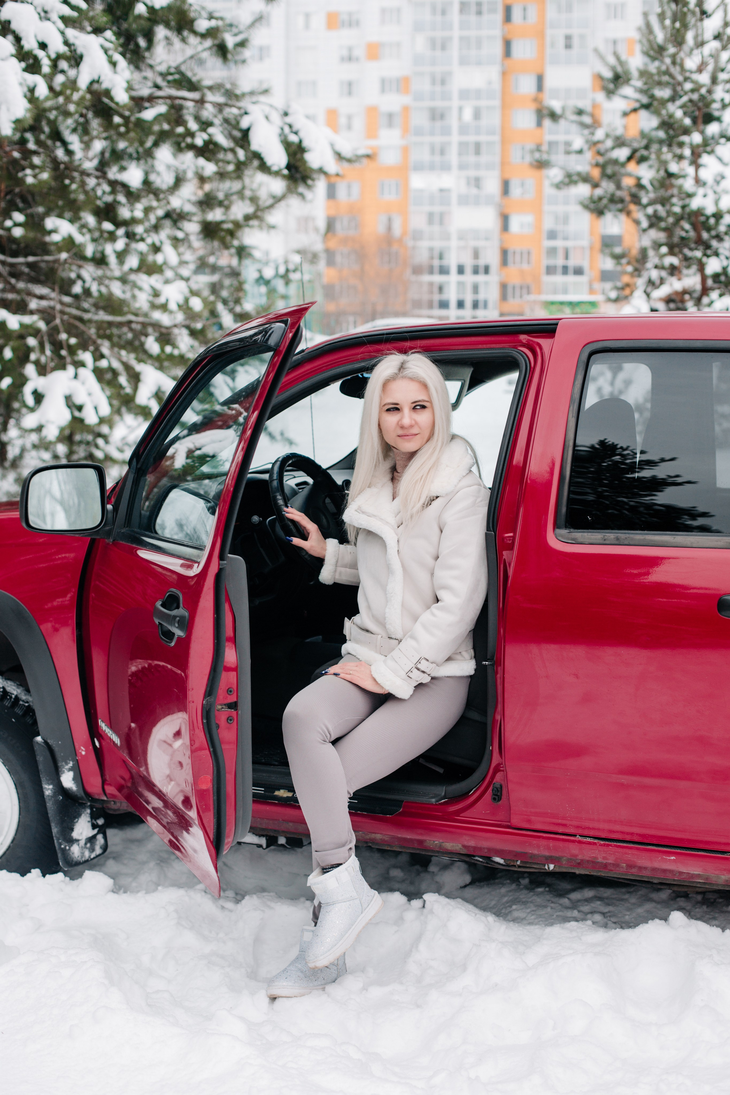 Даша, Настя (красный пикап и не только :). Семейный и свадебный фотограф в Воронеже Майя Добровольская