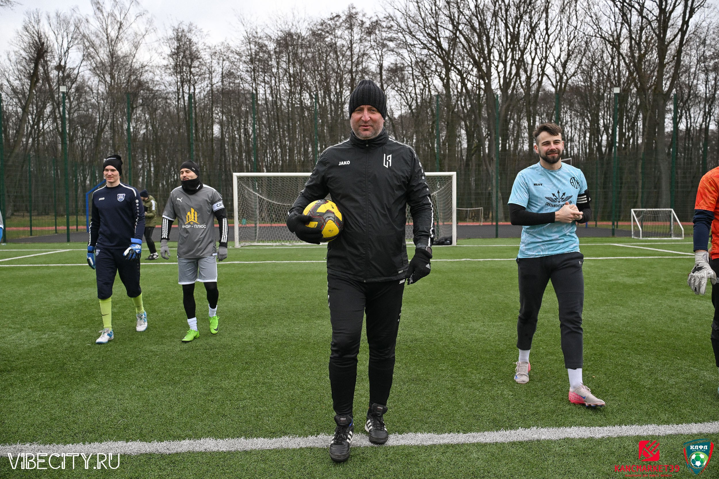 XX ЧЕМПИОНАТ КАЛИНИНГРАДСКОЙ ЛФЛ КАНЦМАРКЕТ39 сезона 2024–2025 гг. VIBECITY.RU Вайб Сити Ру Фоторепортажи Фотоотчеты Калининград