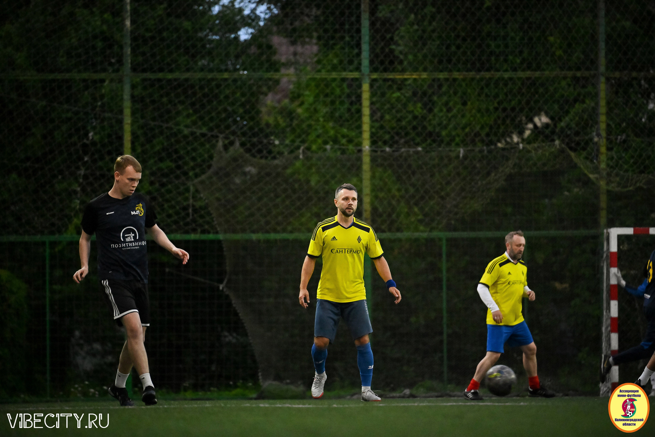 ИГРЫ МИНИ-ФУТБОЛЬНОЙ И КОРПОРАТИВНОЙ ЛИГИ. VIBECITY.RU Вайб Сити Ру Фоторепортажи Фотоотчеты Калининград