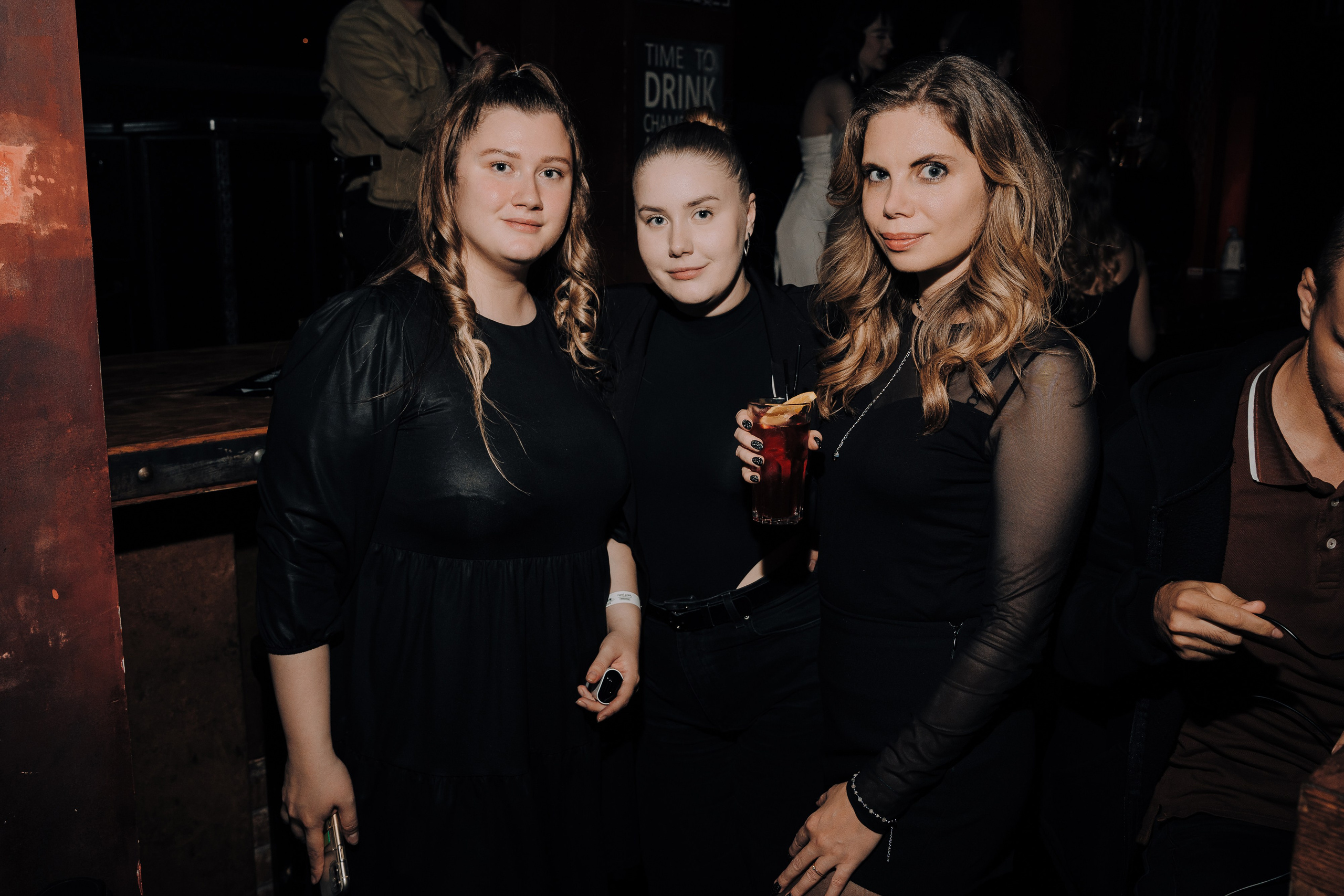 20 ЛЕТ МЕГАПОЛИС ЧЕЛЯБИНСК ХЕДЛАЙНЕР ЕЛКА. Репортажный фотограф Зуев Роман г. Челябинск