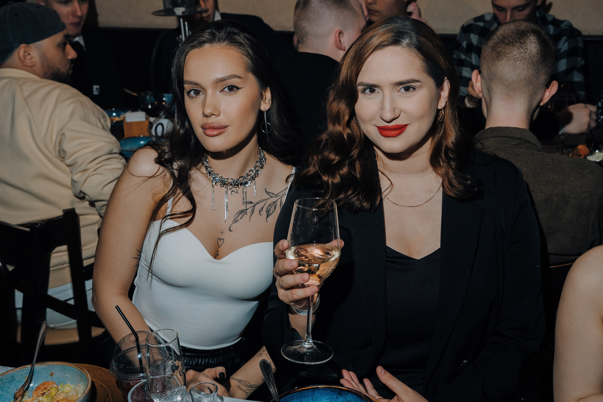 20 ЛЕТ МЕГАПОЛИС ЧЕЛЯБИНСК ХЕДЛАЙНЕР ЕЛКА. Репортажный фотограф Зуев Роман г. Челябинск