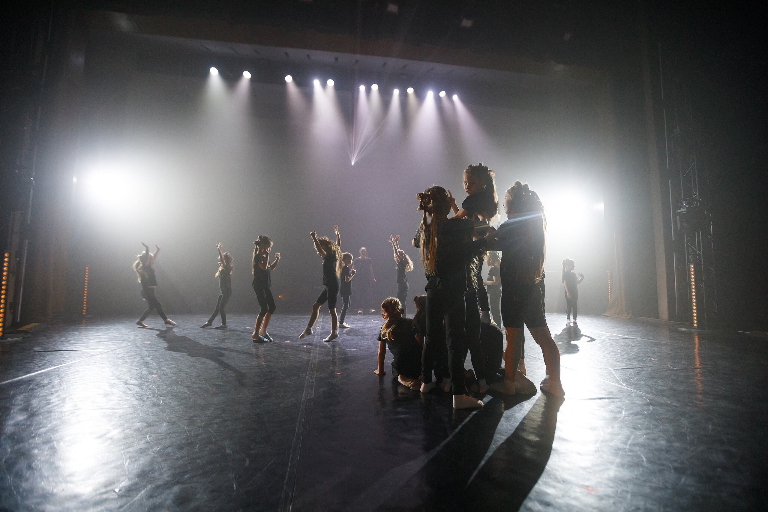 Репортажная фотосъемка отчетного концерта. Профессиональный фотограф в Новосибирске