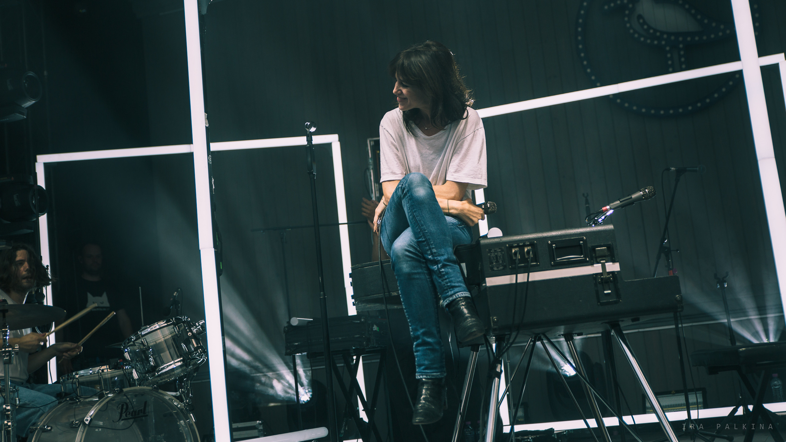 CHARLOTTE GAINSBOURG. Портретный, танцевальный и концертный фотограф Ира Палкина