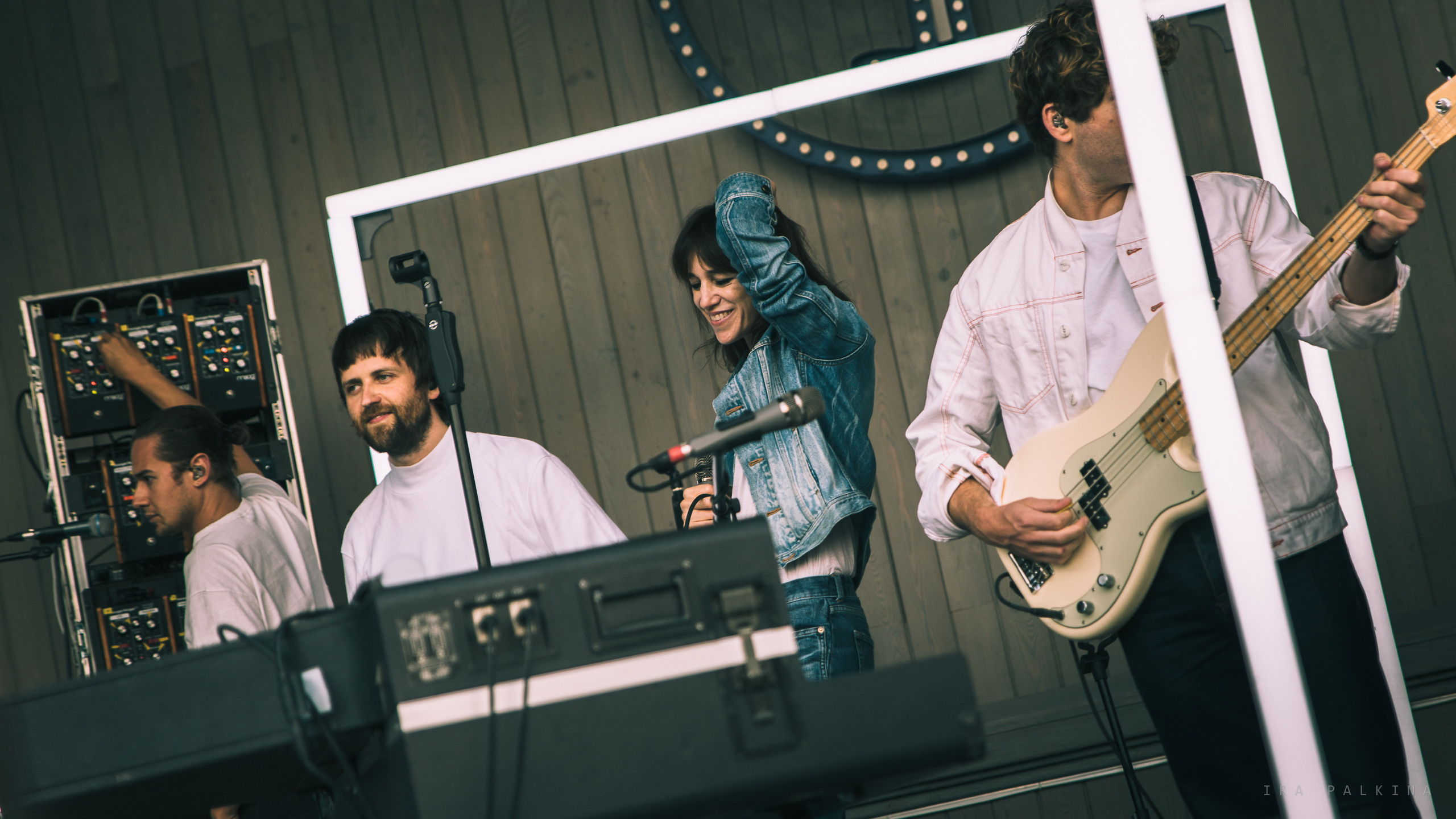 CHARLOTTE GAINSBOURG. Портретный, танцевальный и концертный фотограф Ира Палкина