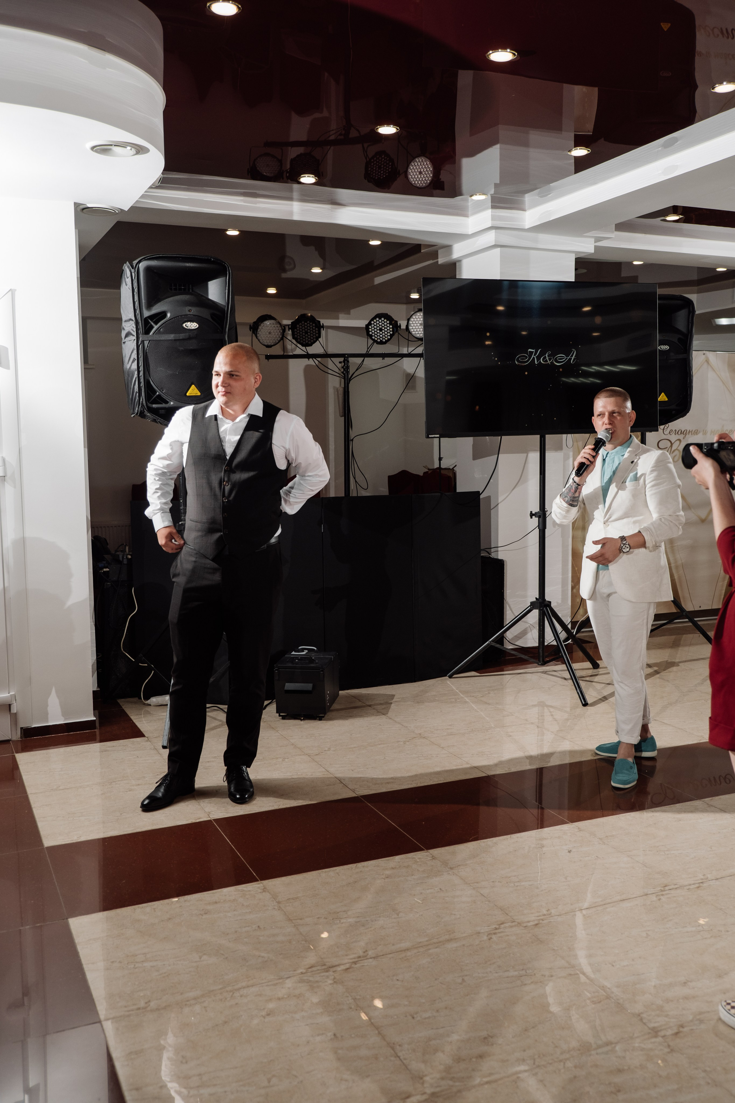 Свадебный ретопртаж. Профессиональная фотосъемка в Крыму. Натуральные эмоции и живые кадры. Забронируйте дату прямо сейчас!