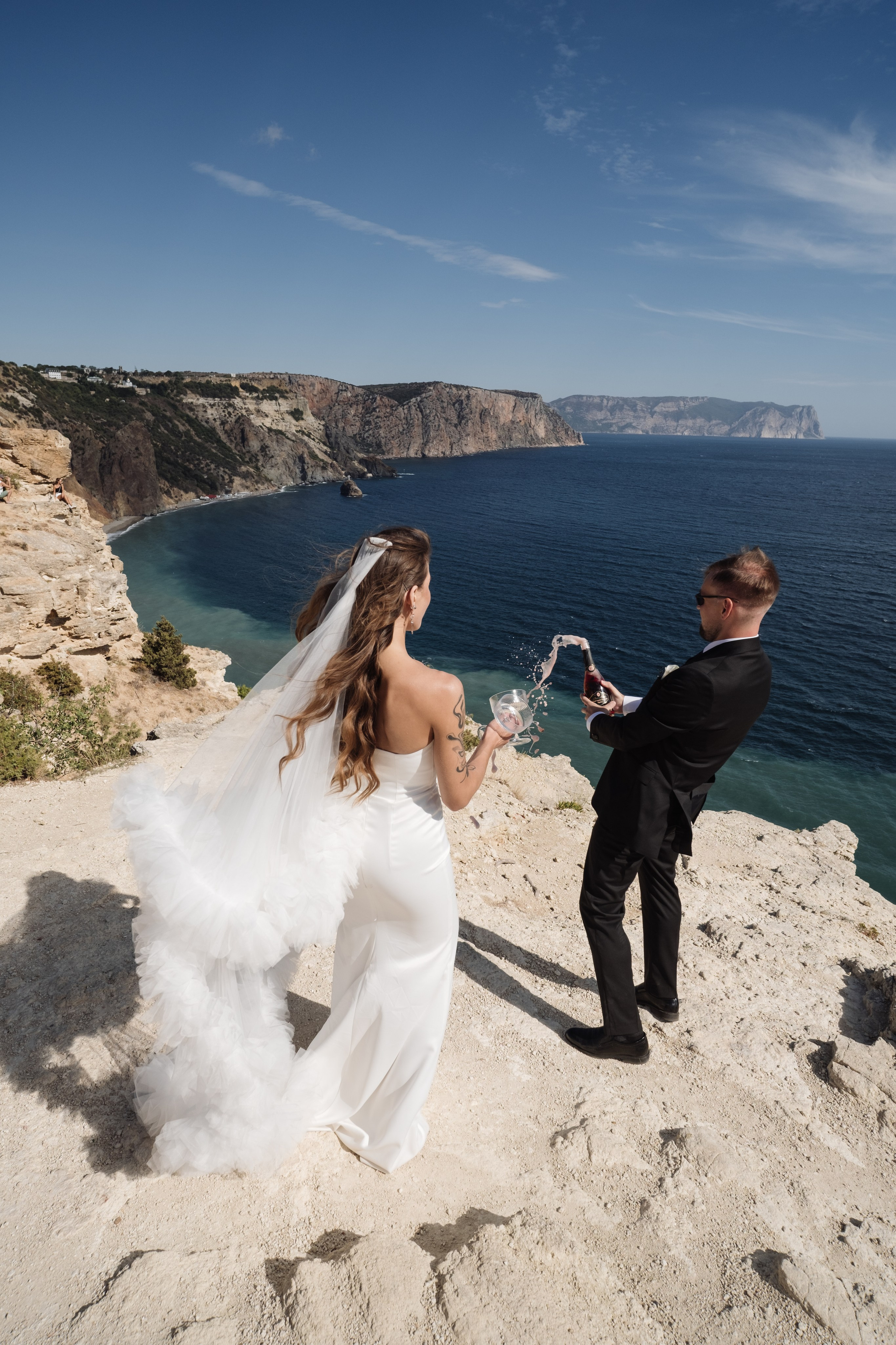 Дарья и Виктор в Балаклаве и на Фиоленте. Профессиональная фотосъемка в Крыму. Натуральные эмоции и живые кадры. Забронируйте дату прямо сейчас!