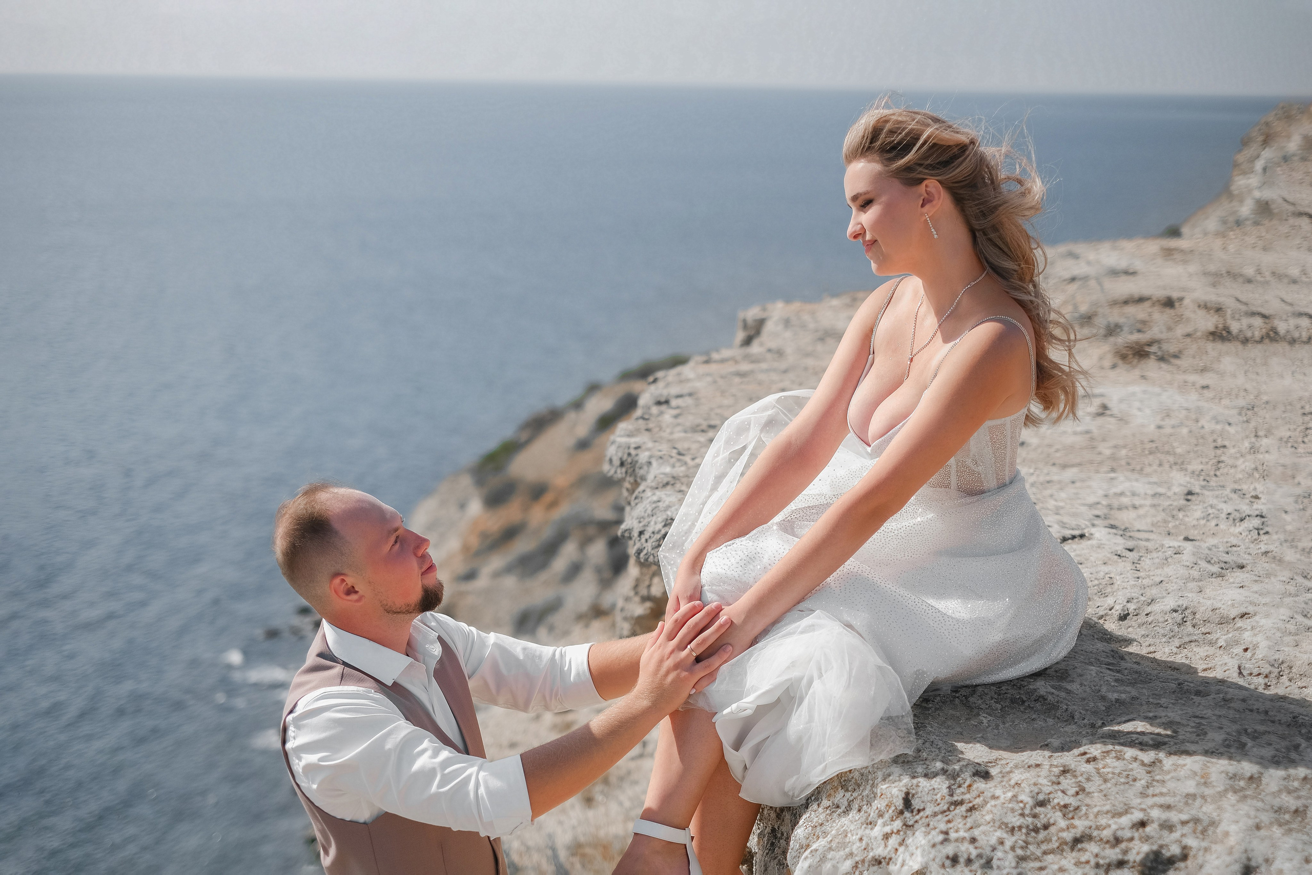Свадебная фотосессия в Новом Херсонесе и Фиоленте. Профессиональная фотосъемка в Крыму. Натуральные эмоции и живые кадры. Забронируйте дату прямо сейчас!