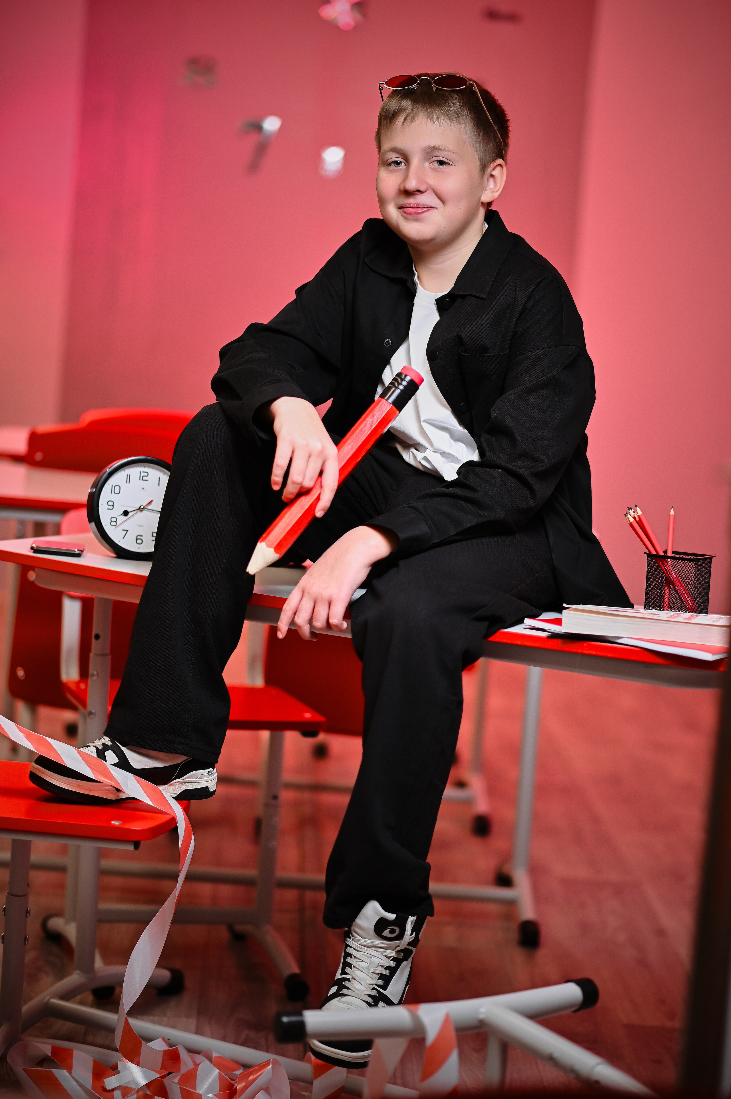 Фотосессия в школе. Выпускной альбом в 4 классе. Начальная школа, выпускной альбом 4 класса. Стильная школьная фотосессия. Фотосессия школьников в школе