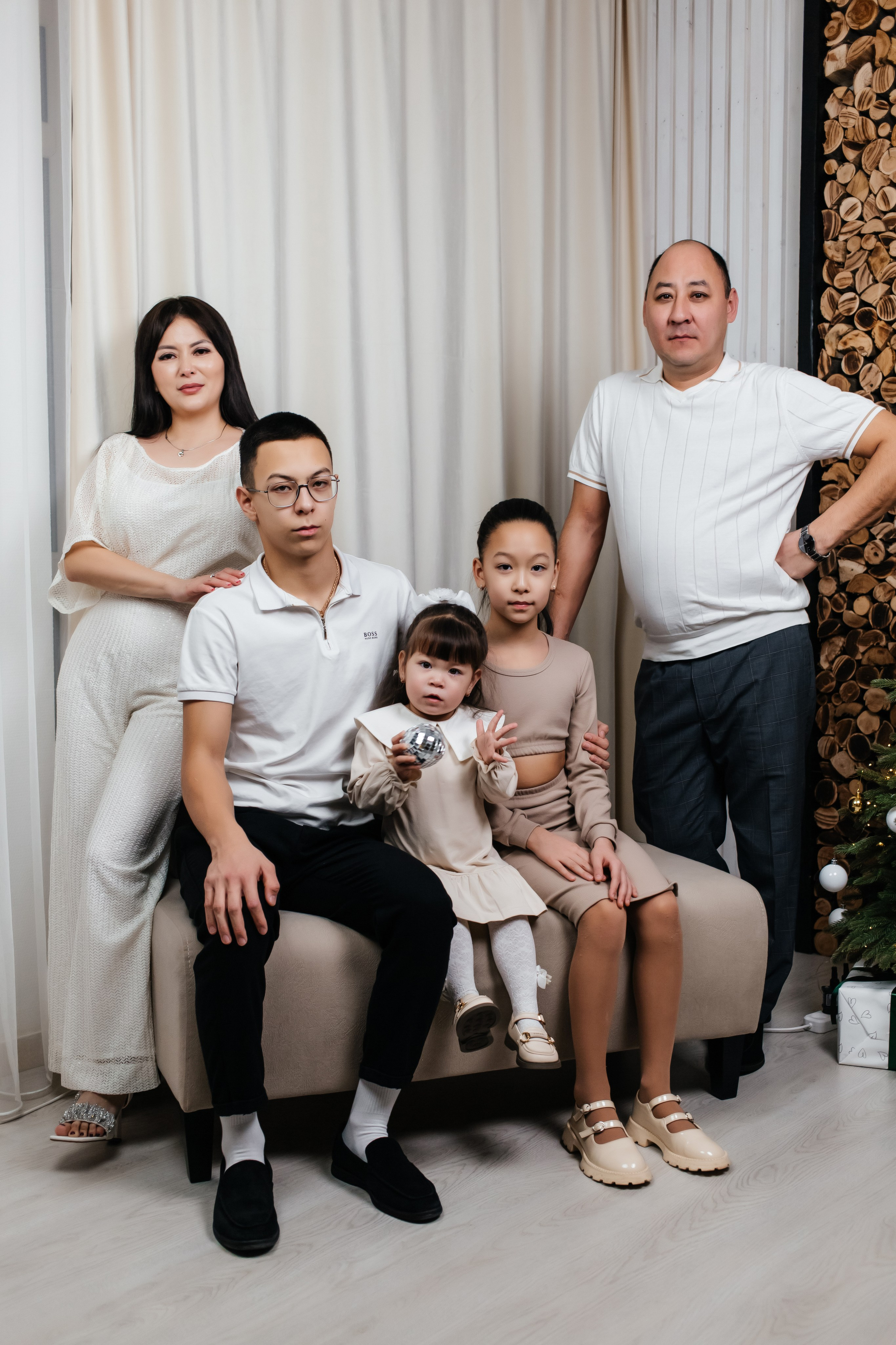 Альмира семейный новый год. Женский фотограф в Оренбурге Ирина Заводчикова