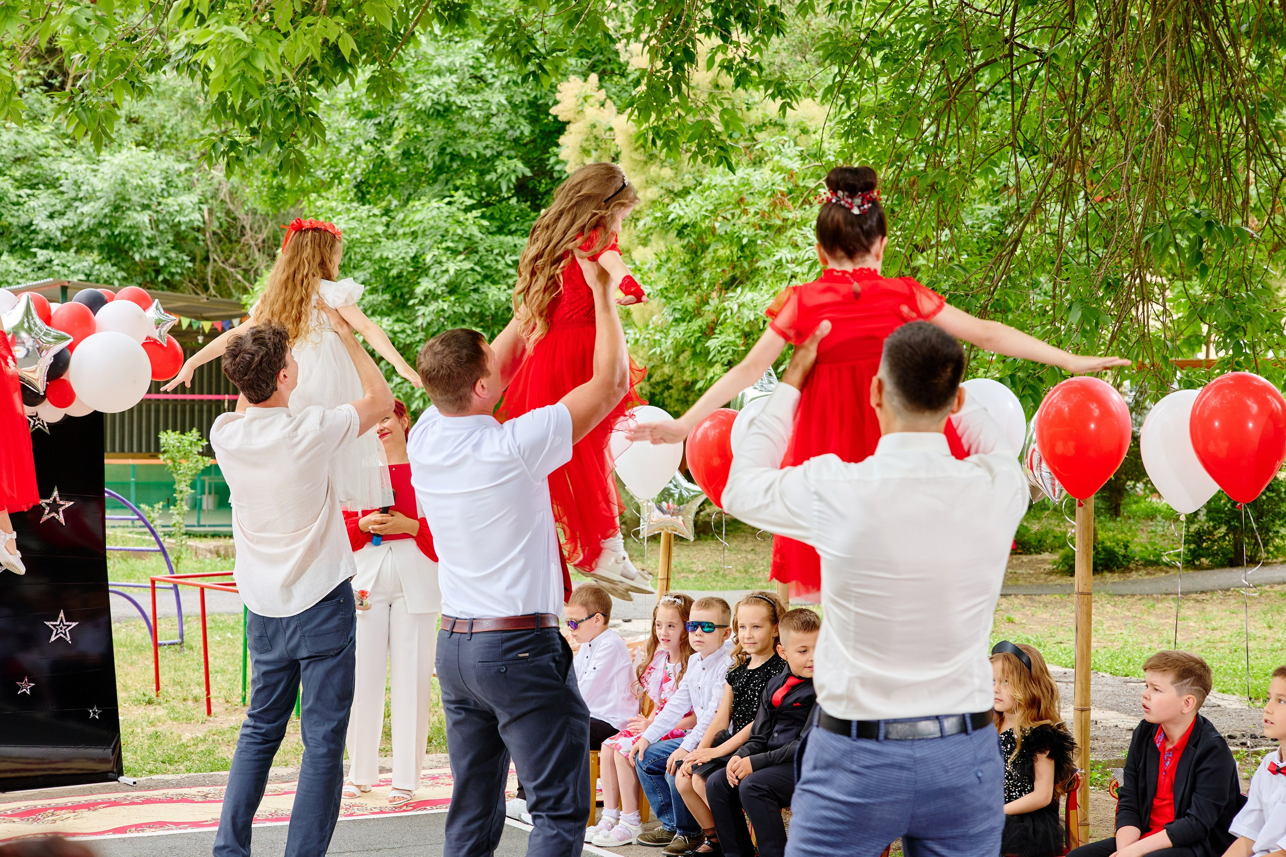 Выпускной 45 сад. Фотограф Выпускные альбомы Таганрог Сергей Коробченко