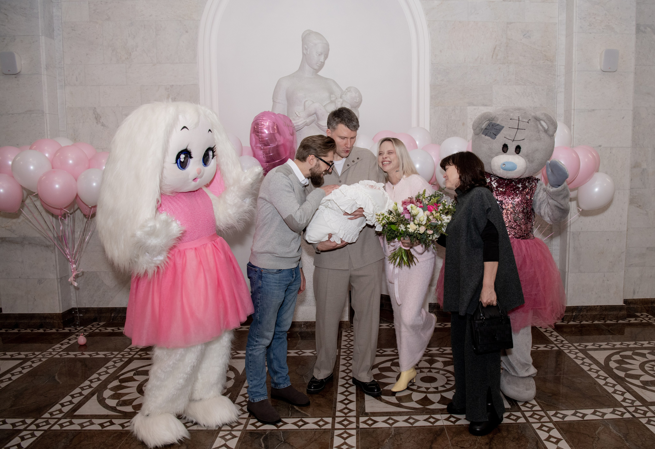 Выписка Киры. Снегиревка. Фотограф на выписку из роддома в Москве и МО