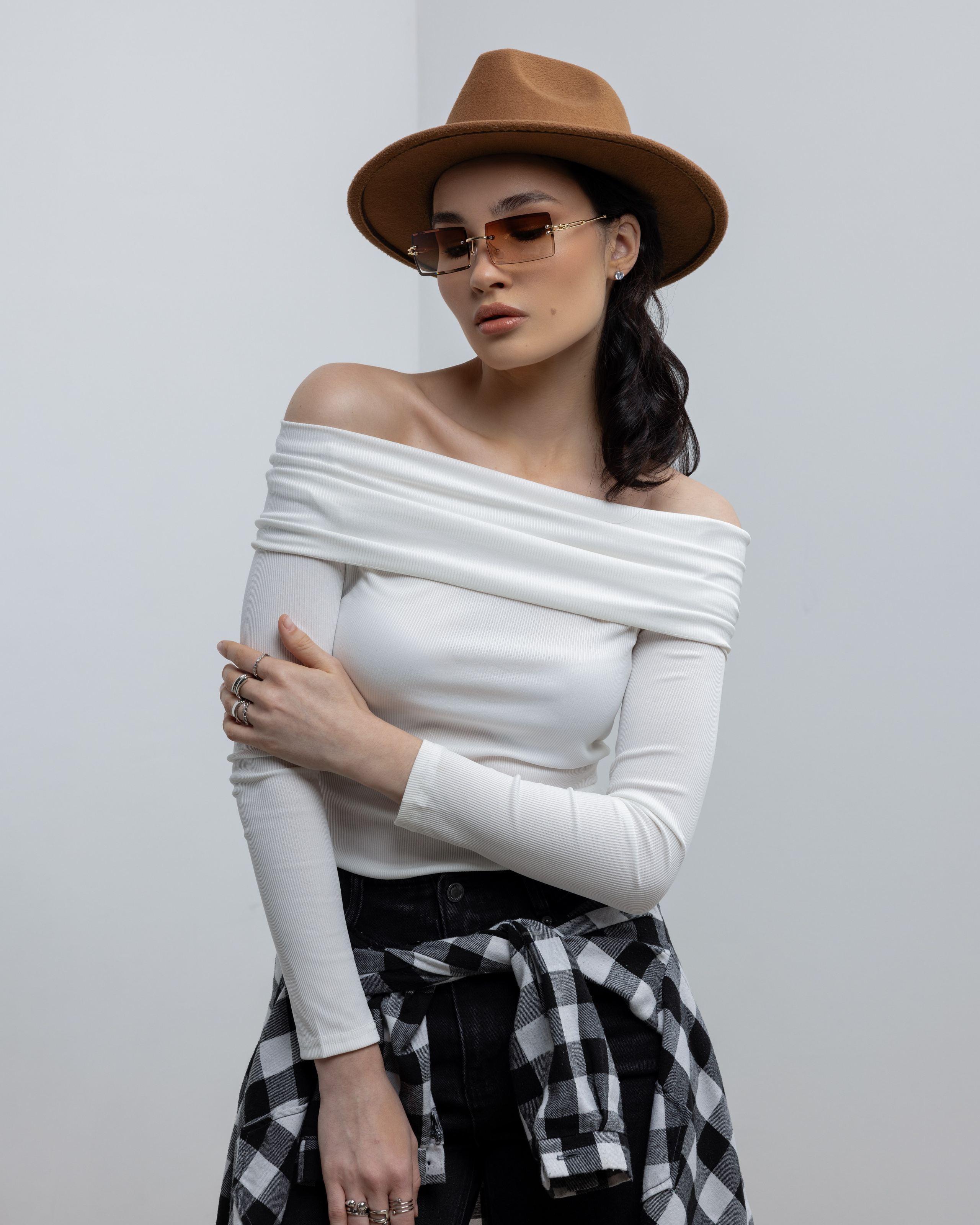 WB. Photographer. Producer. Retoucher