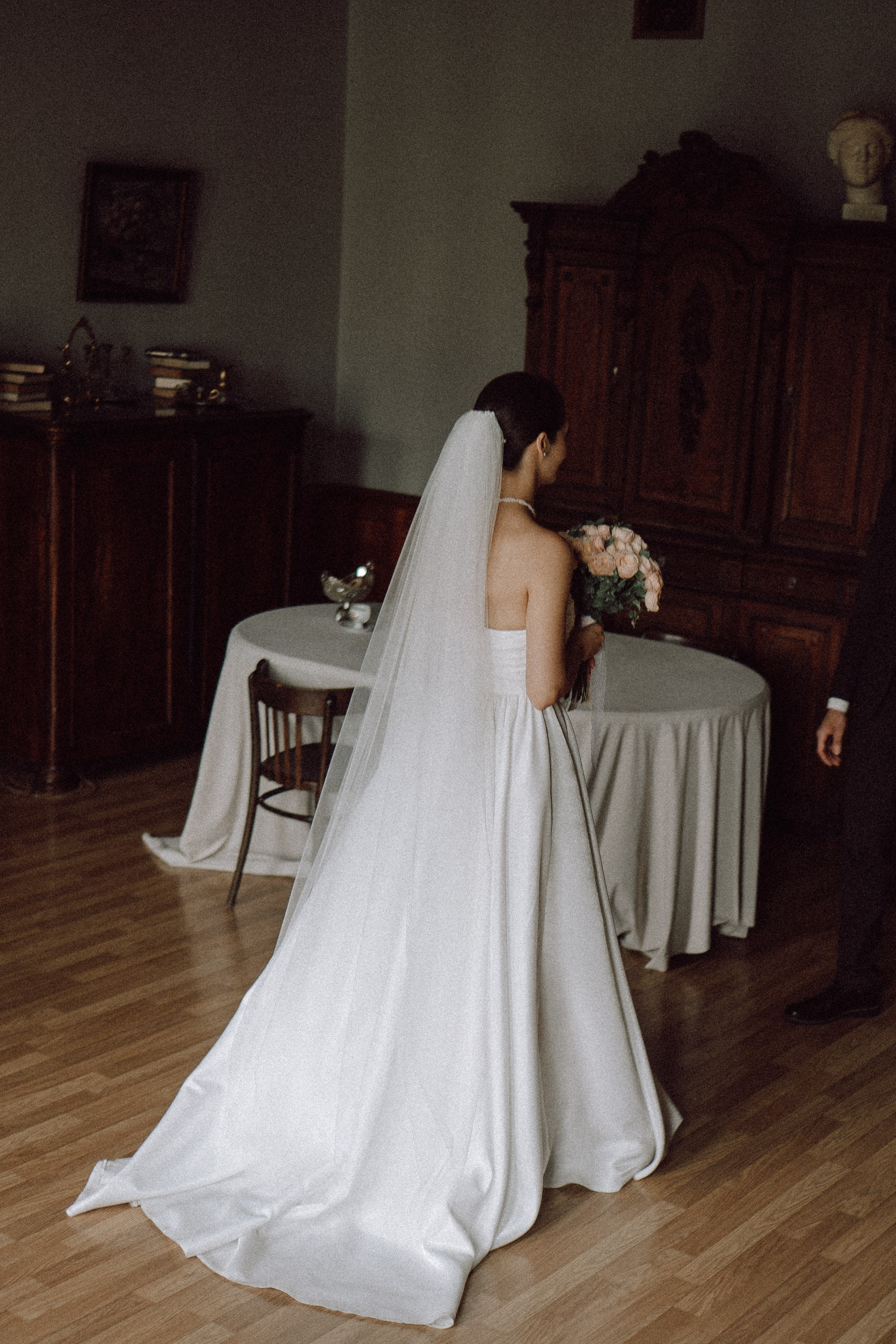 СВАДЕБНАЯ ПРОГУЛКА В САНТК-ПЕТЕРБУРГЕ (ИСАКИЕВСКИЙ СОБОР, ЗИМНЯЯ КАНАВКА, ЭРМИТАЖ И БОЛЬШАЯ МОРСКАЯ УЛИЦА). Профессиональный фотограф, Санкт-Петербург — Виктория Богомолова