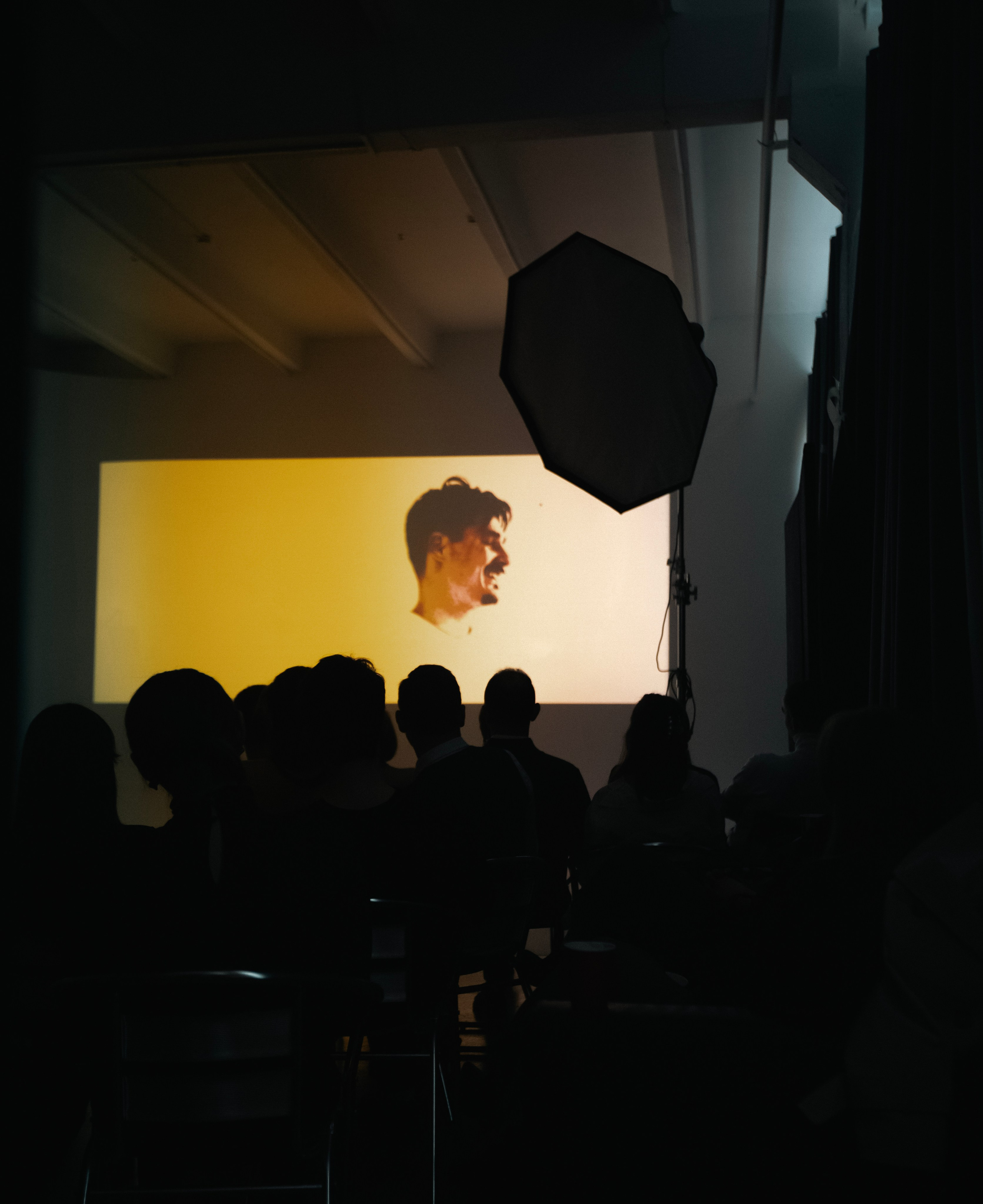 Премьера фильма «Как перестать сомневаться». Главная