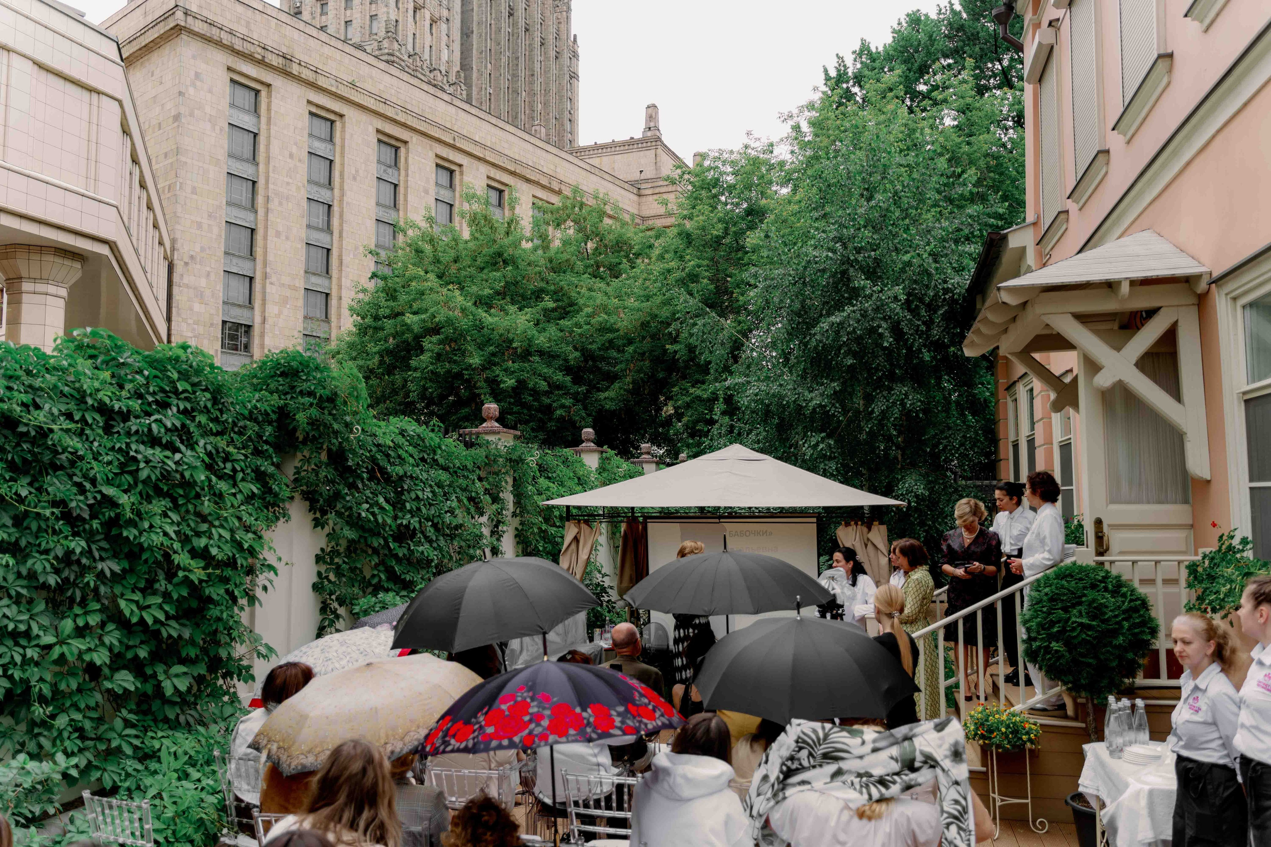 Изящная лекция в клинике в центре Москвы. Фотограф и видеограф в Москве и Абу Даби Мария Кулагина
