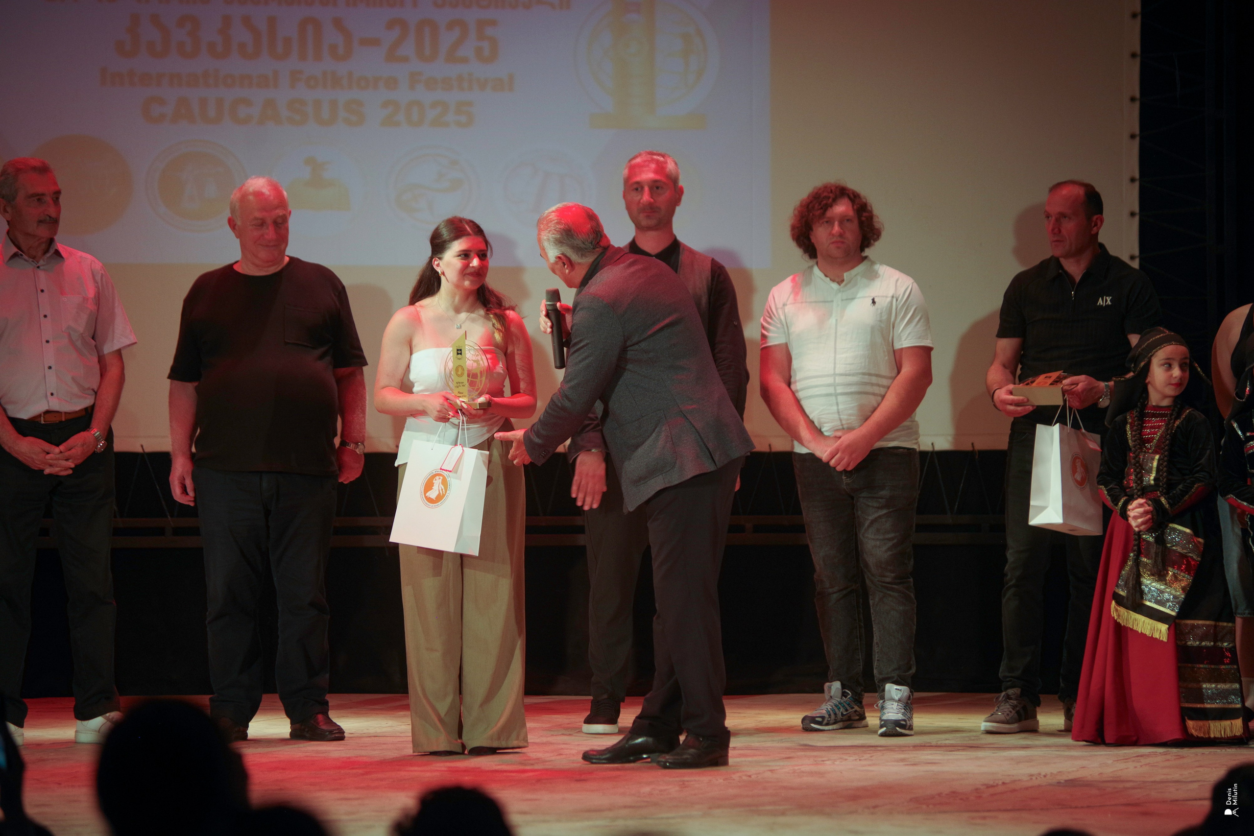 Танцы в прекрасном Они. Портретный фотограф Денис Милютин