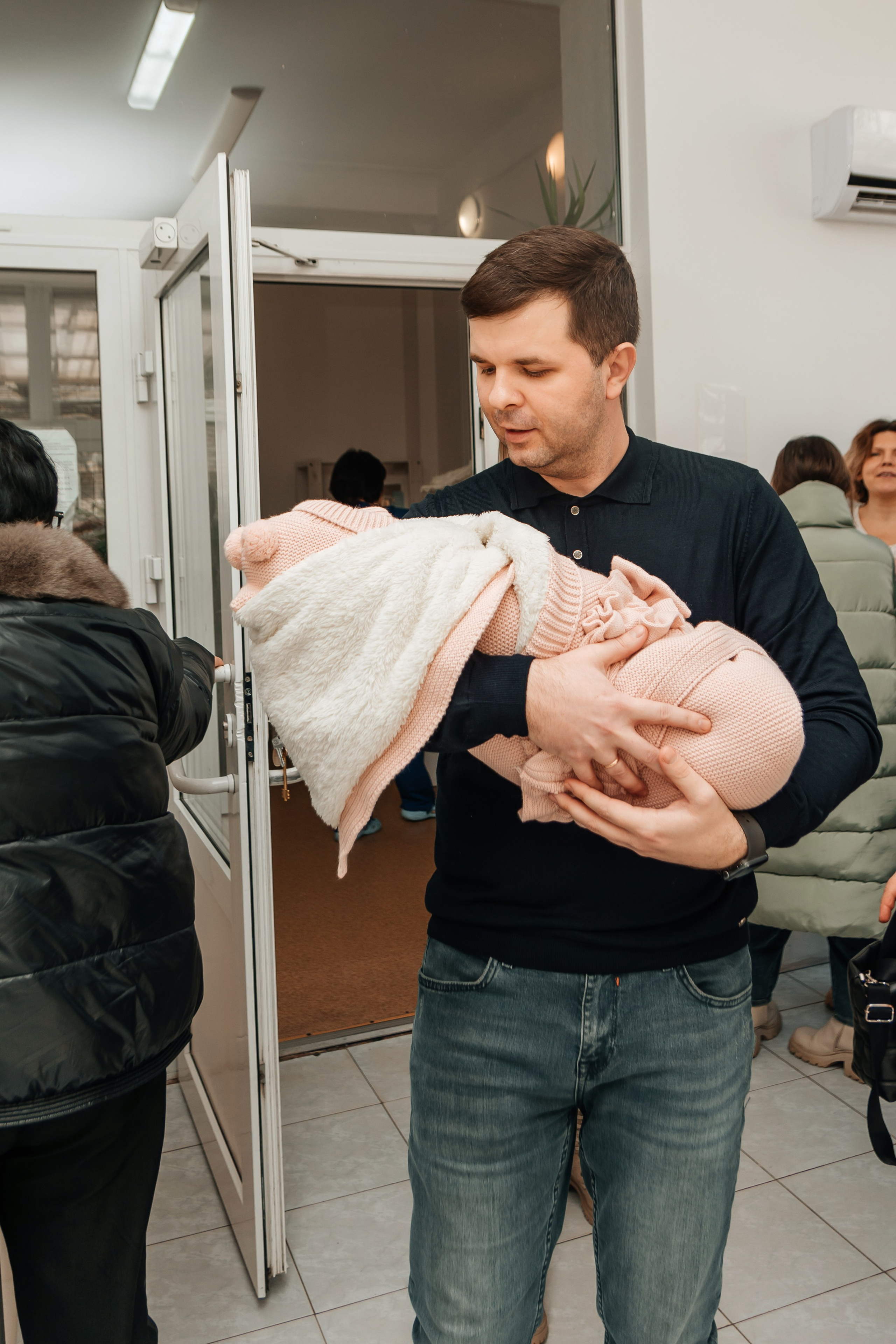 Фотосессия выписки из роддома. Семейный и детский фотограф Кущ Наташа
