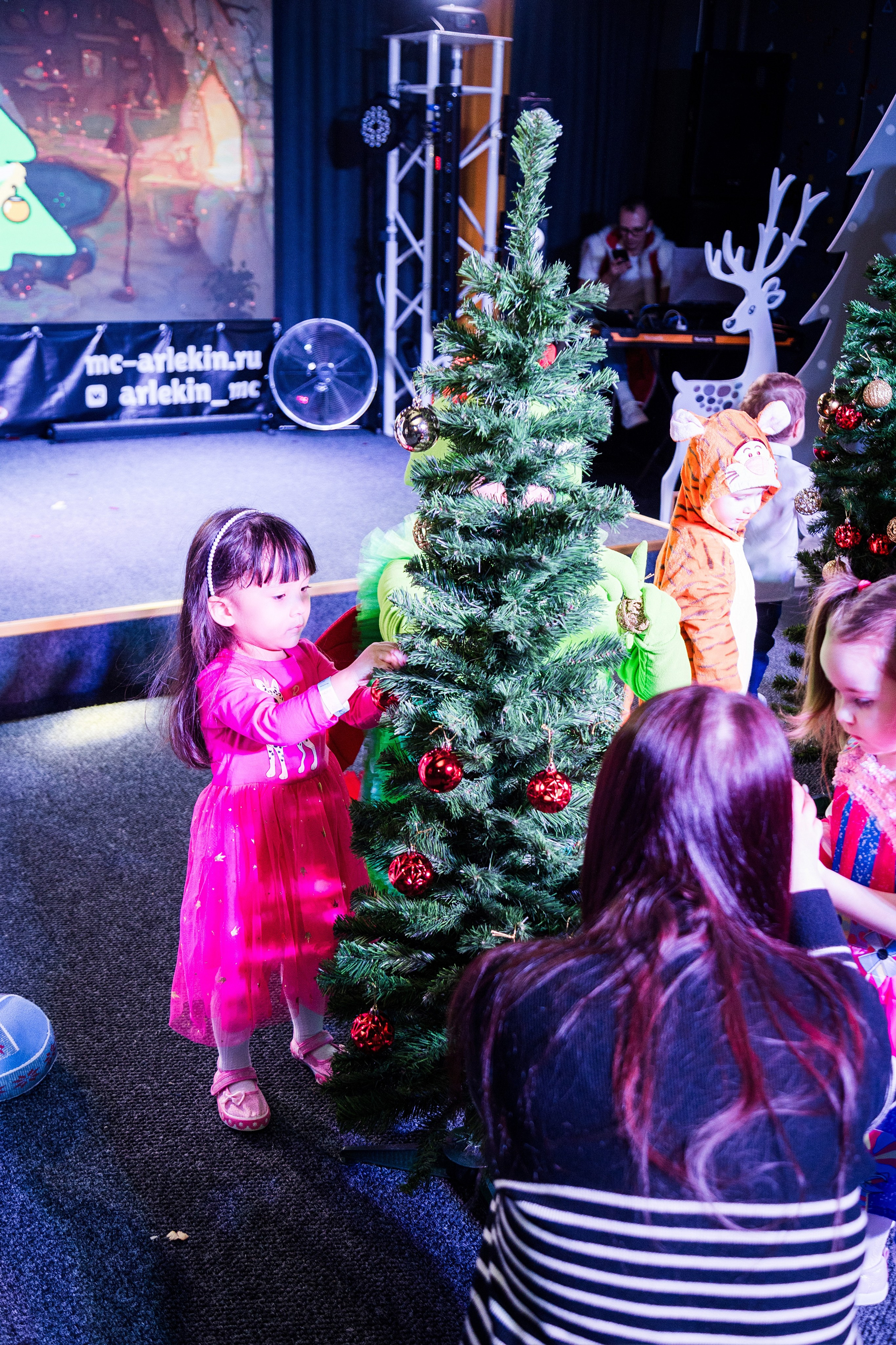 Новогодние утренники. Детский фотограф видеограф в Хабаровске Михаил Орлов