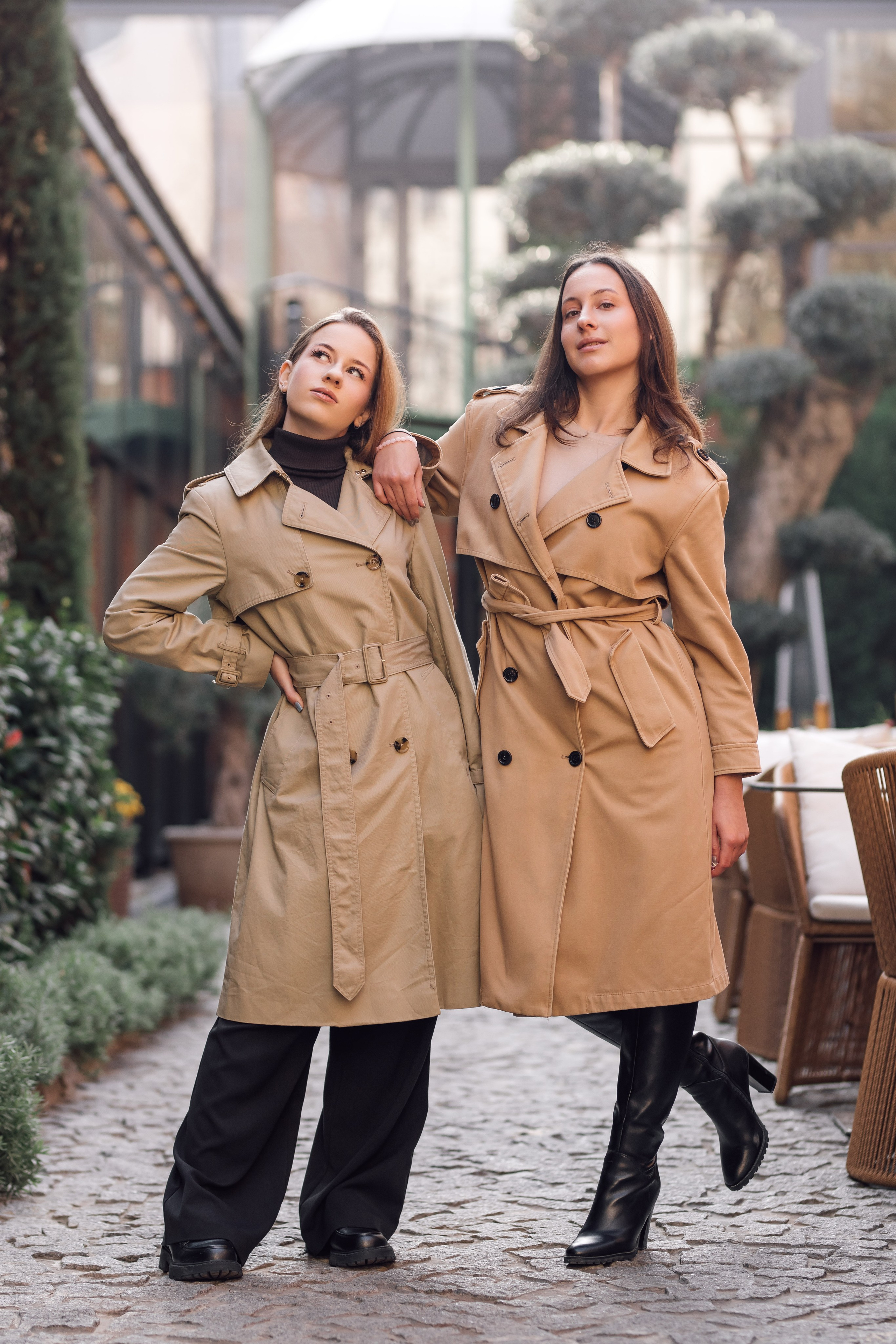 Две подружки, городская фотопрогулка. Фотохудожник Наталия Кирсанова