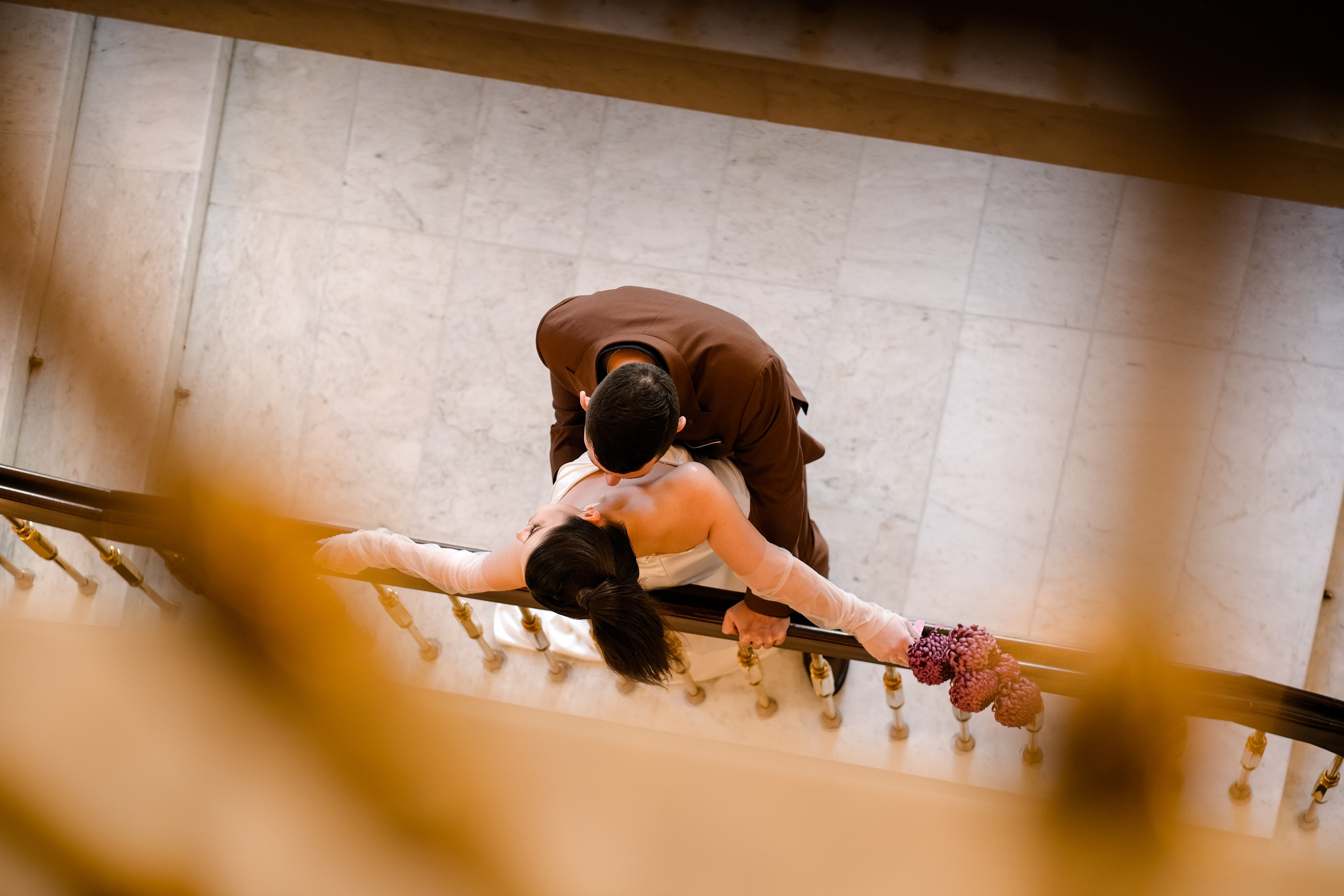 Свадебная фотосессия в театре драмы имени Наума Орлова. Свадебный фотограф в Челябинске Сырчикова Наталья